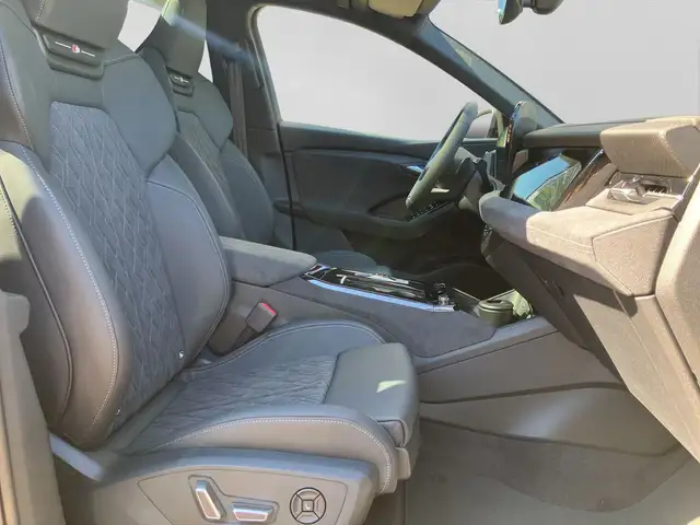 Audi E-Tron view 4