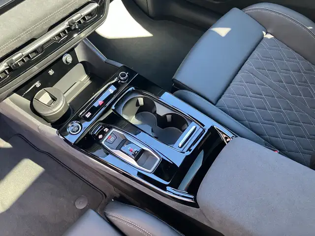 Audi E-Tron view 11