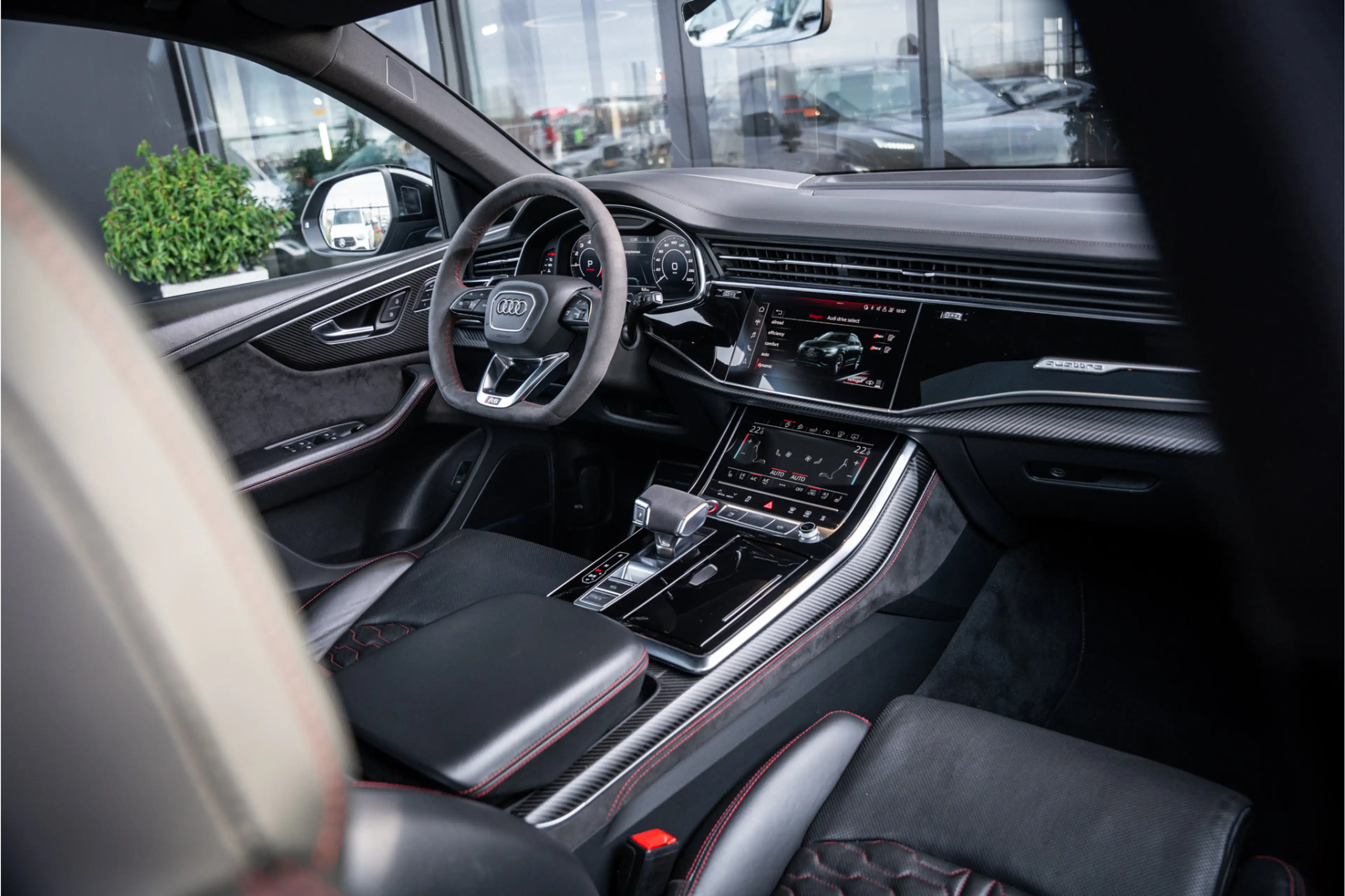 Audi RS Q8 RSQ8 4.0 TFSI quattro - RS Dynamic + | Panorama | — photo 10