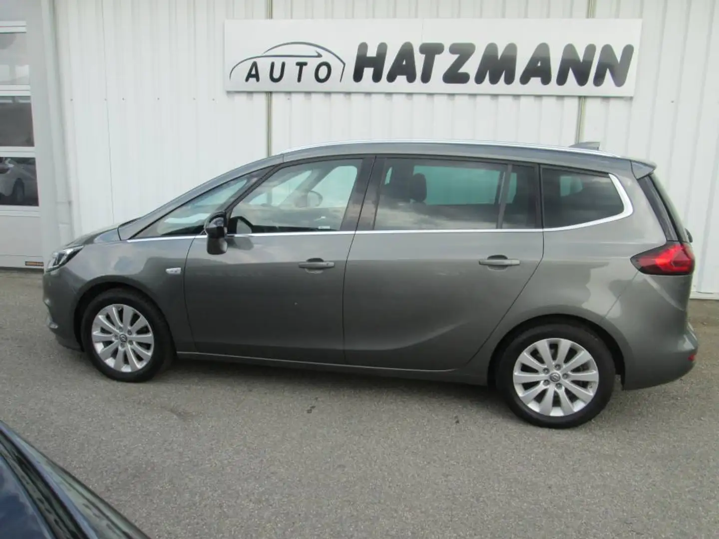 Opel Zafira ZAFIRA Innovation 1,6 135 PS 6 Gang Grau - 1