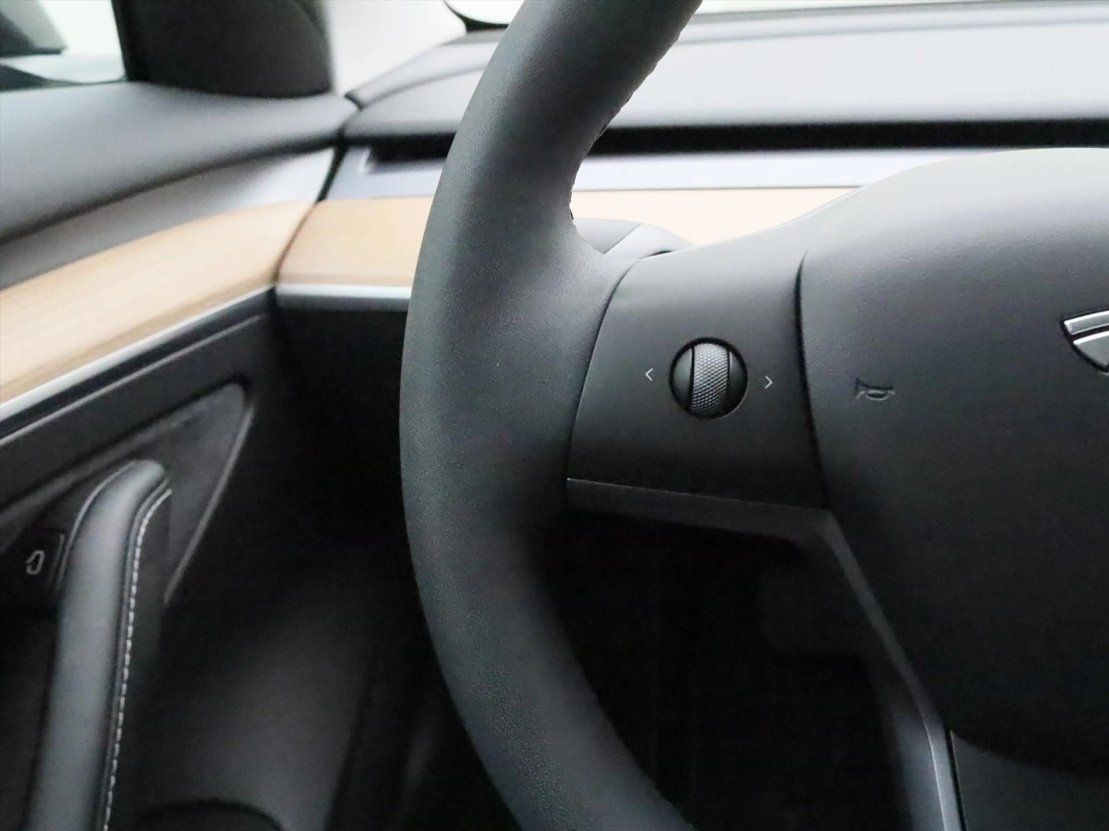 Tesla Model 3 Standard RWD Plus UPGRADE 93.5% SoH [ AMD RYZEN+LF — photo 20