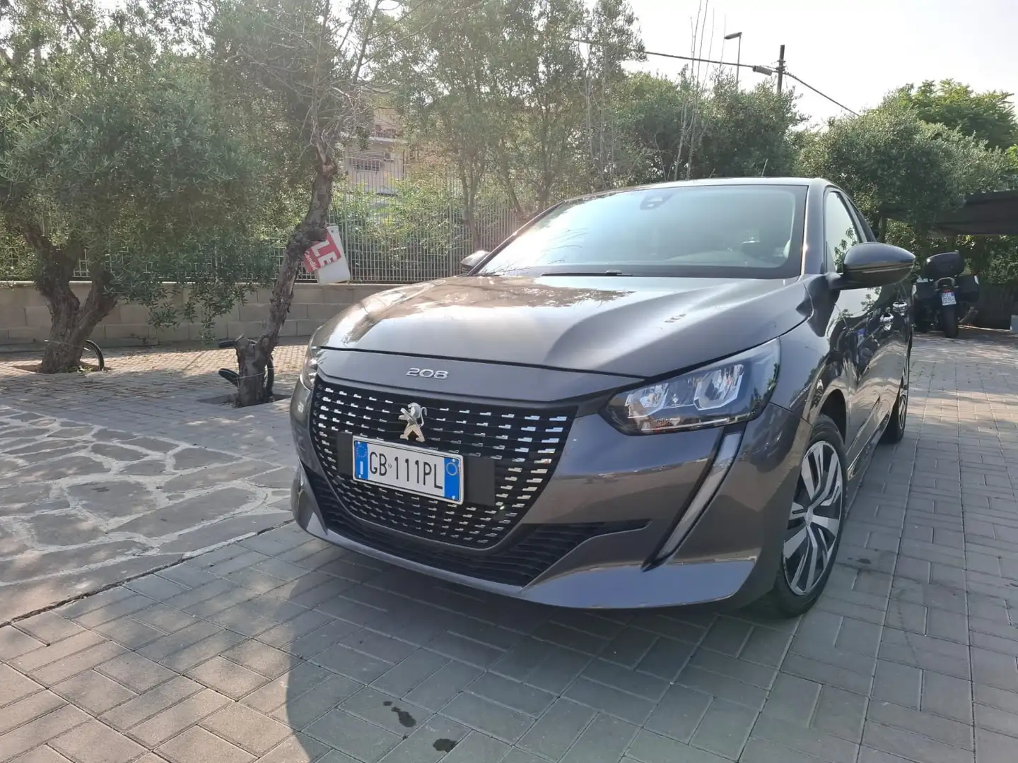 Peugeot 208 Peugeot 208 Active 1.5 Bluehdi 100 Grau - 1