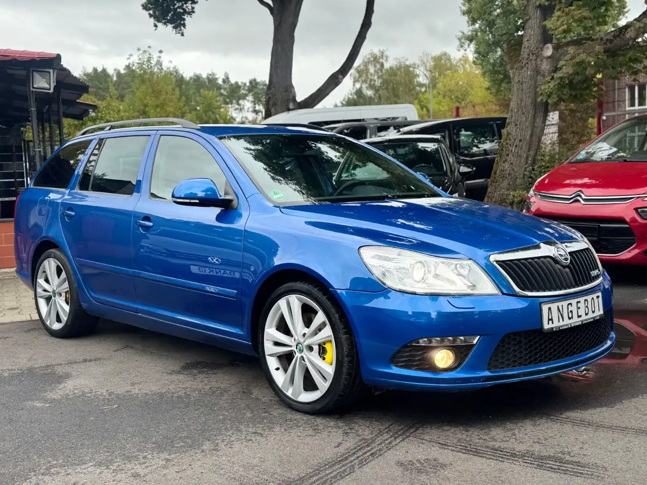 SKODA OCTAVIA COMBI RS 2.0 TFSI 200ch - PACK SPORT - SIÈGES SPORT CHAUFFANTS - XÉNON - ATTELAGE - JANTES ALLIAGE