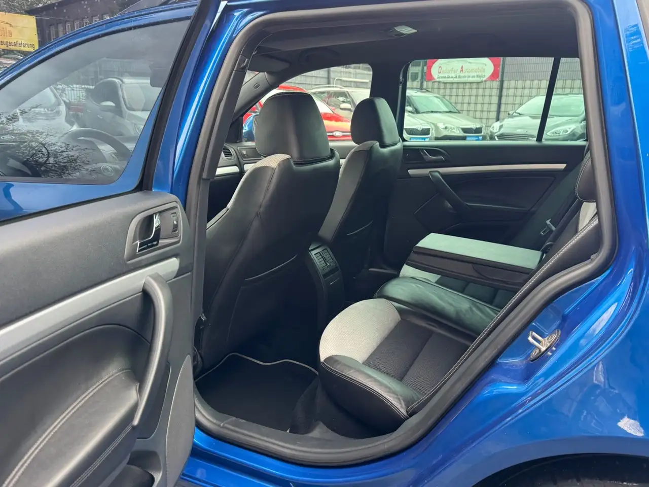 SKODA OCTAVIA COMBI RS 2.0 TFSI 200ch - PACK SPORT - SIÈGES SPORT CHAUFFANTS - XÉNON - ATTELAGE - JANTES ALLIAGE