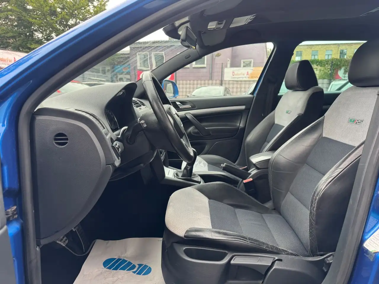 SKODA OCTAVIA COMBI RS 2.0 TFSI 200ch - PACK SPORT - SIÈGES SPORT CHAUFFANTS - XÉNON - ATTELAGE - JANTES ALLIAGE