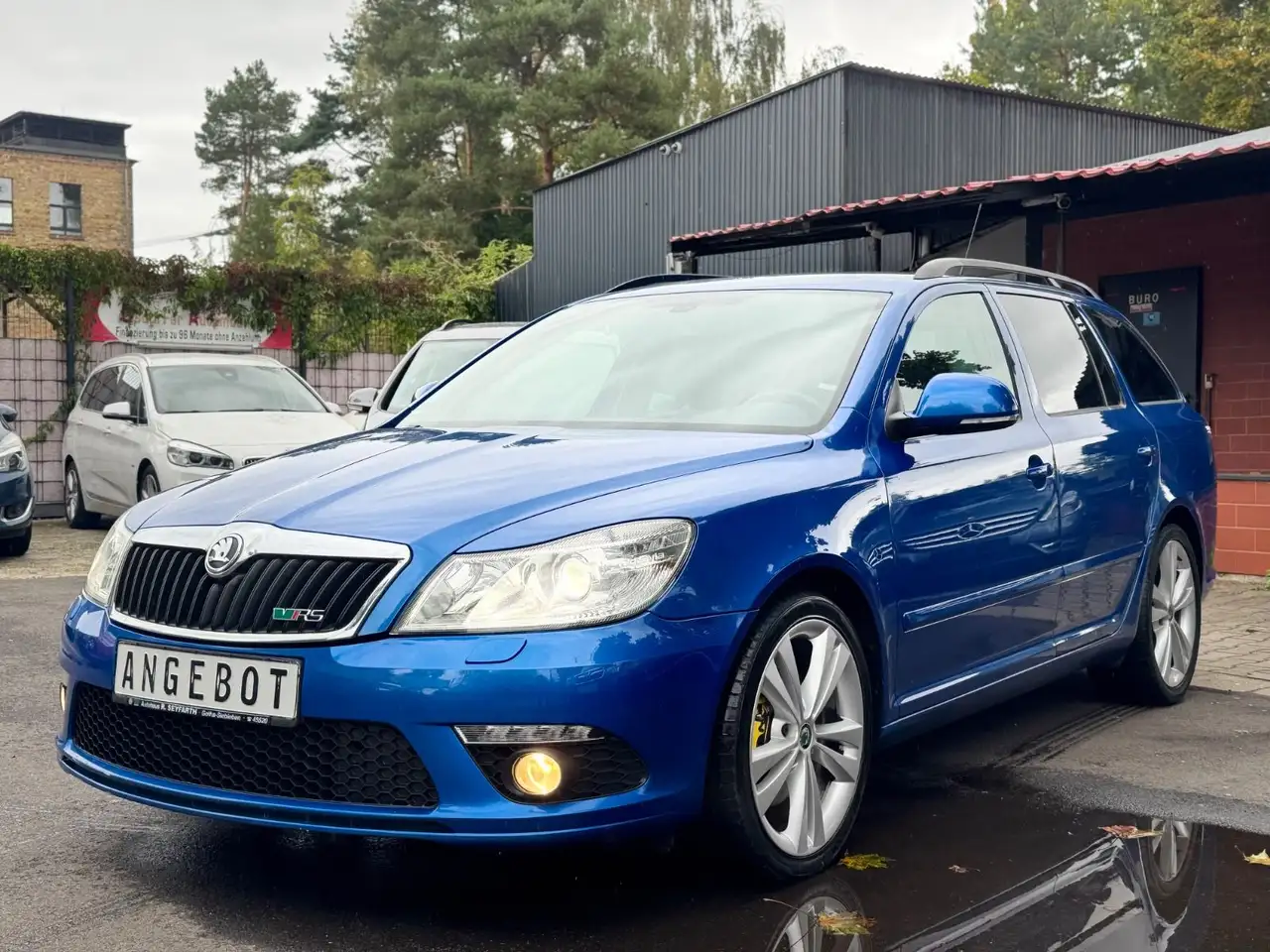 SKODA OCTAVIA COMBI RS 2.0 TFSI 200ch - PACK SPORT - SIÈGES SPORT CHAUFFANTS - XÉNON - ATTELAGE - JANTES ALLIAGE