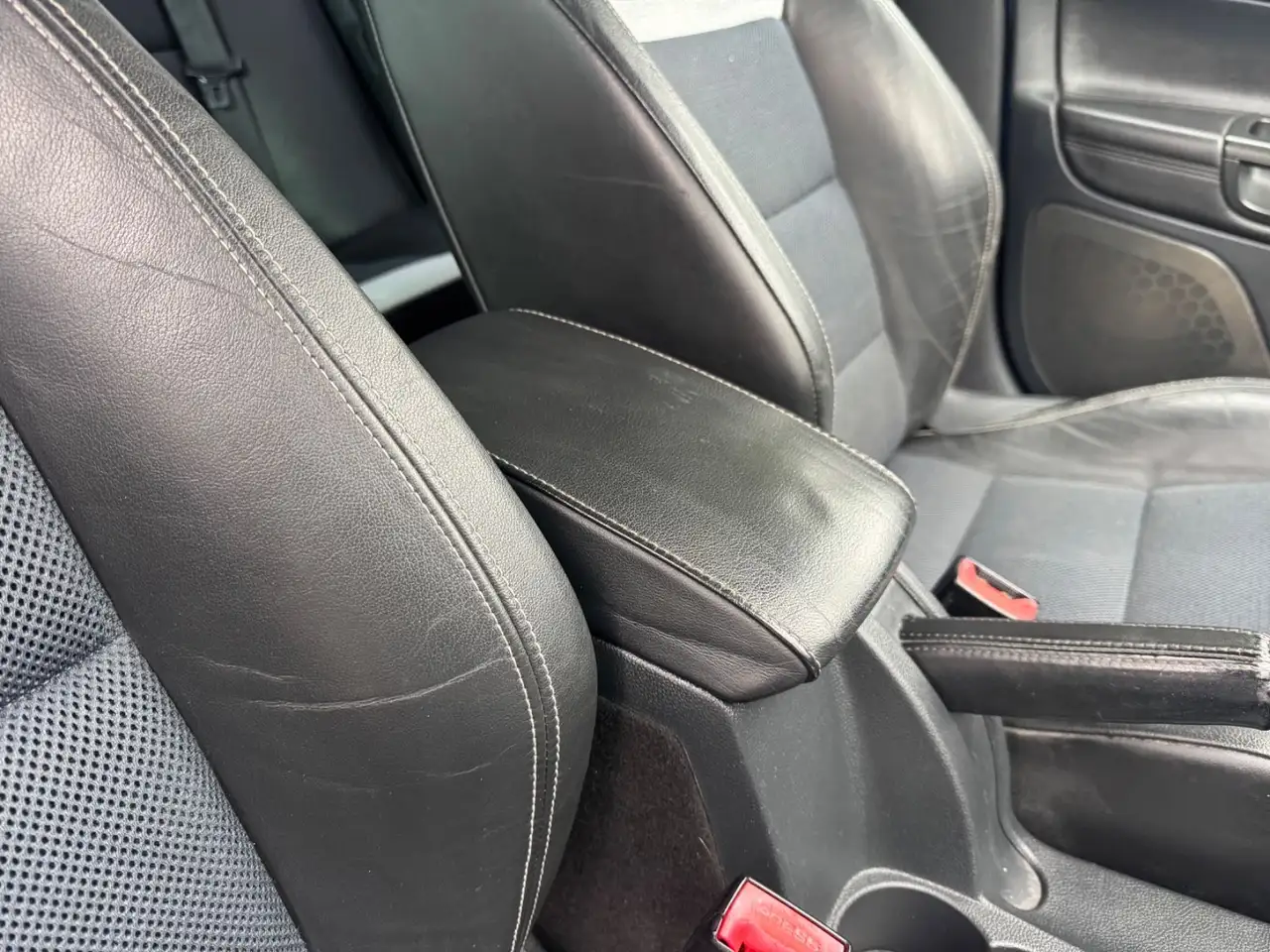 SKODA OCTAVIA COMBI RS 2.0 TFSI 200ch - PACK SPORT - SIÈGES SPORT CHAUFFANTS - XÉNON - ATTELAGE - JANTES ALLIAGE