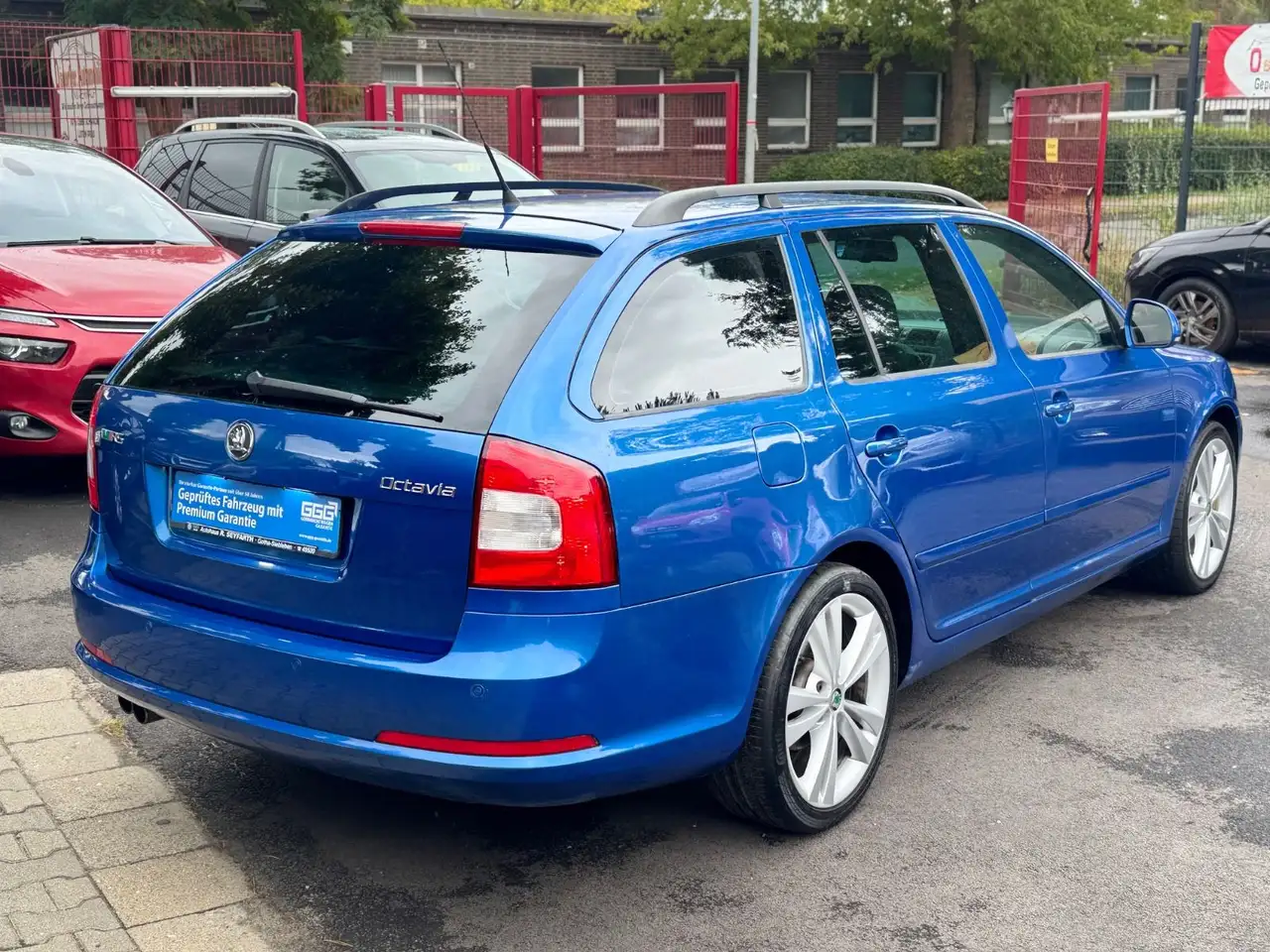 SKODA OCTAVIA COMBI RS 2.0 TFSI 200ch - PACK SPORT - SIÈGES SPORT CHAUFFANTS - XÉNON - ATTELAGE - JANTES ALLIAGE