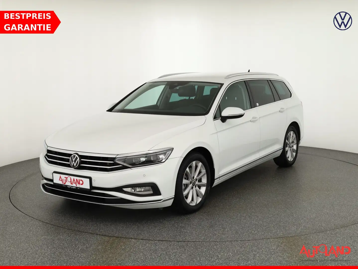 Volkswagen Passat Variant 2.0 TDI DSG Elegance LED Navi ACC K Wit - 1
