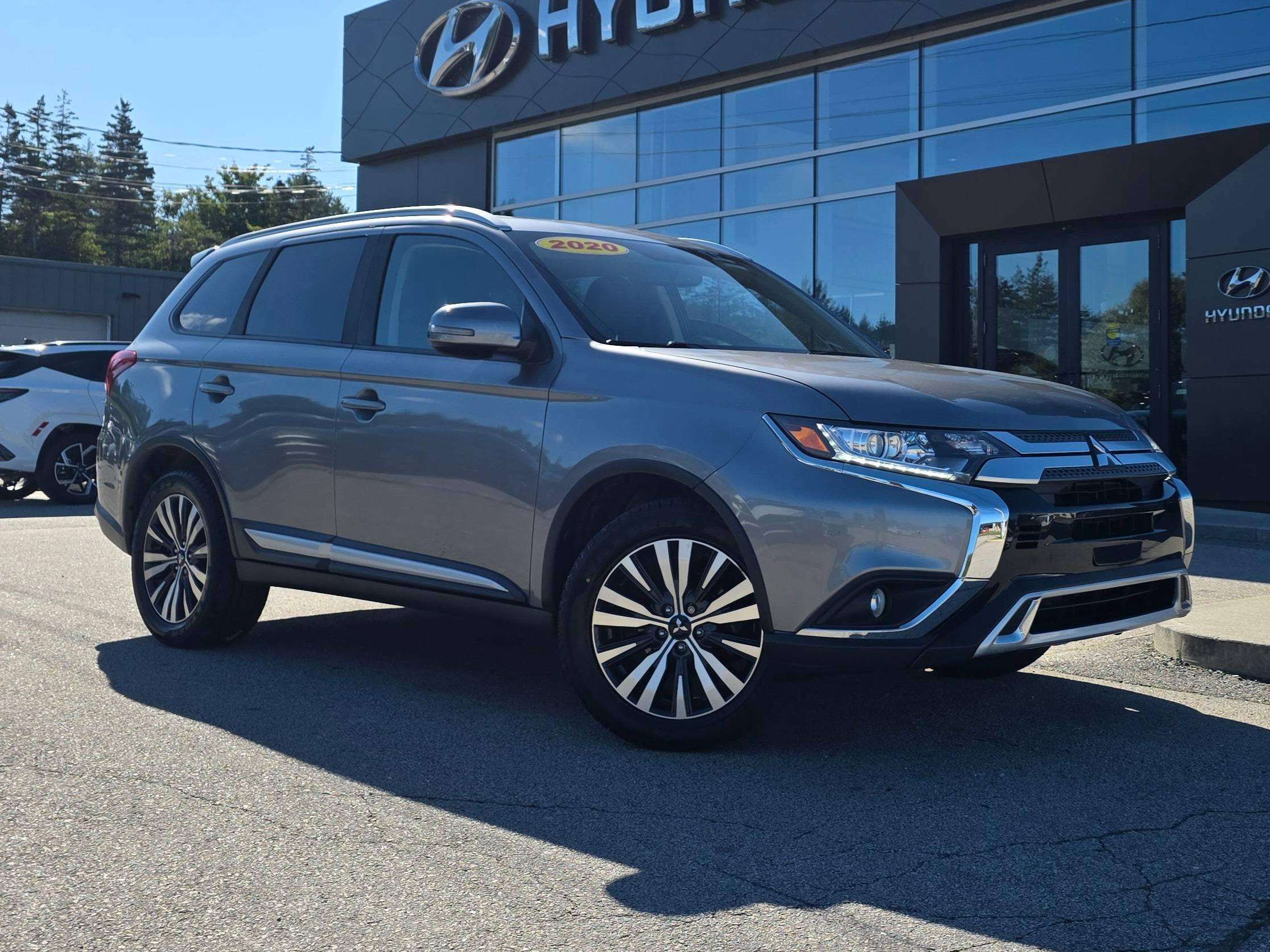 Gray 2020 Mitsubishi Outlander SUV / Crossover All-Wheel Drive Automatic