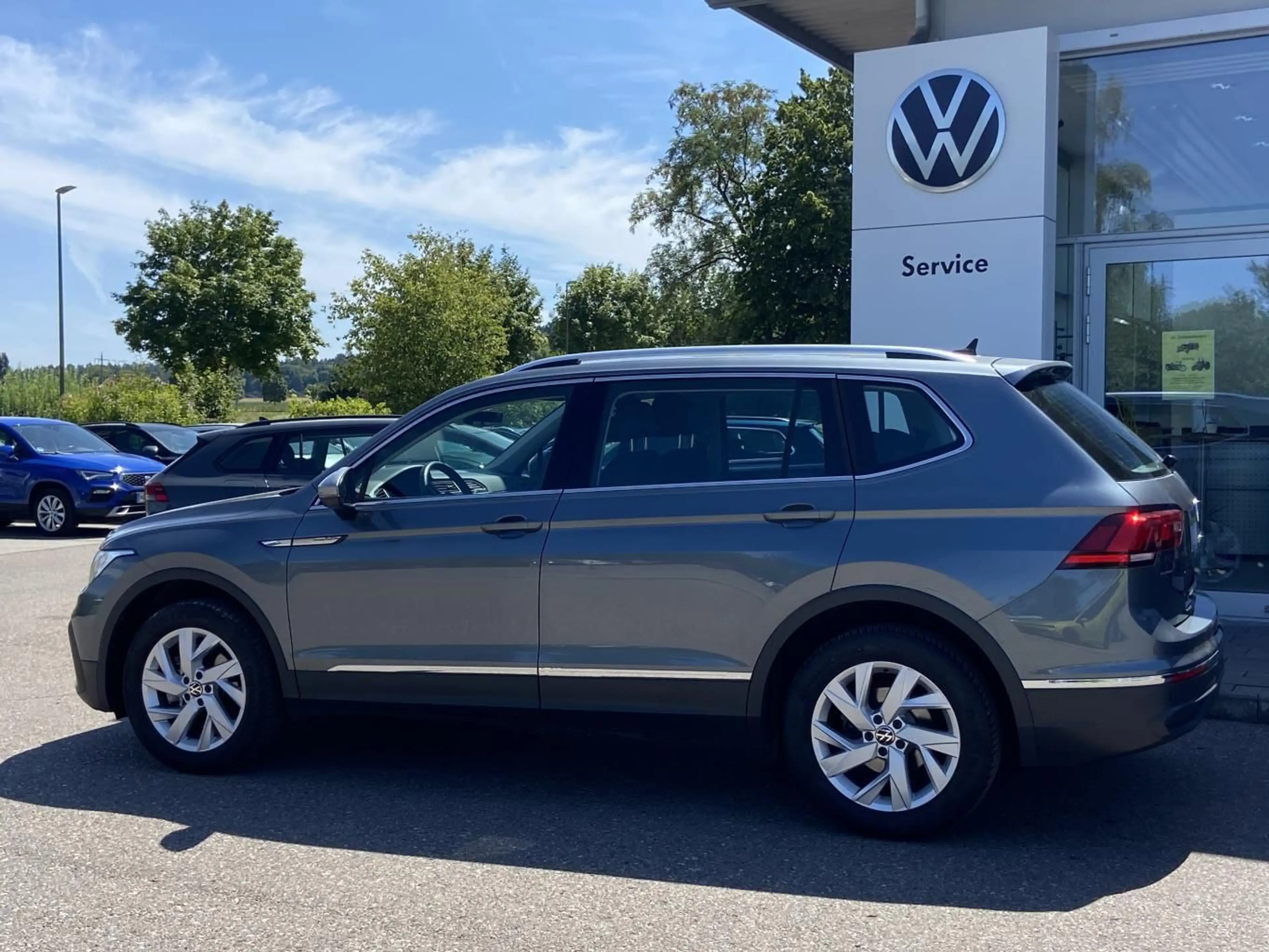 Volkswagen Tiguan Allspace 1.5 TSI DSG LIFE 7-SITZER+AHK+AC — photo 3