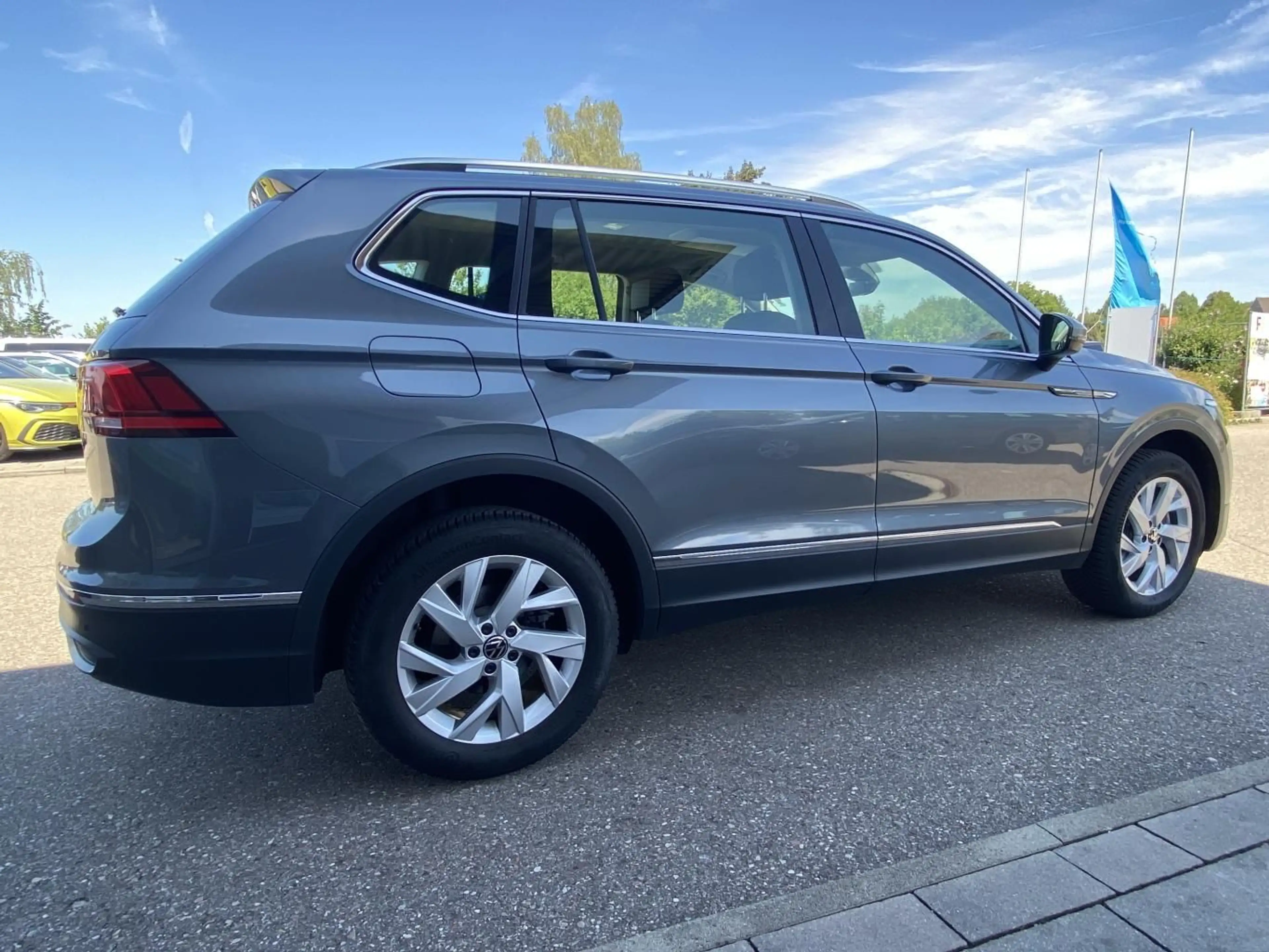 Volkswagen Tiguan Allspace 1.5 TSI DSG LIFE 7-SITZER+AHK+AC — photo 5