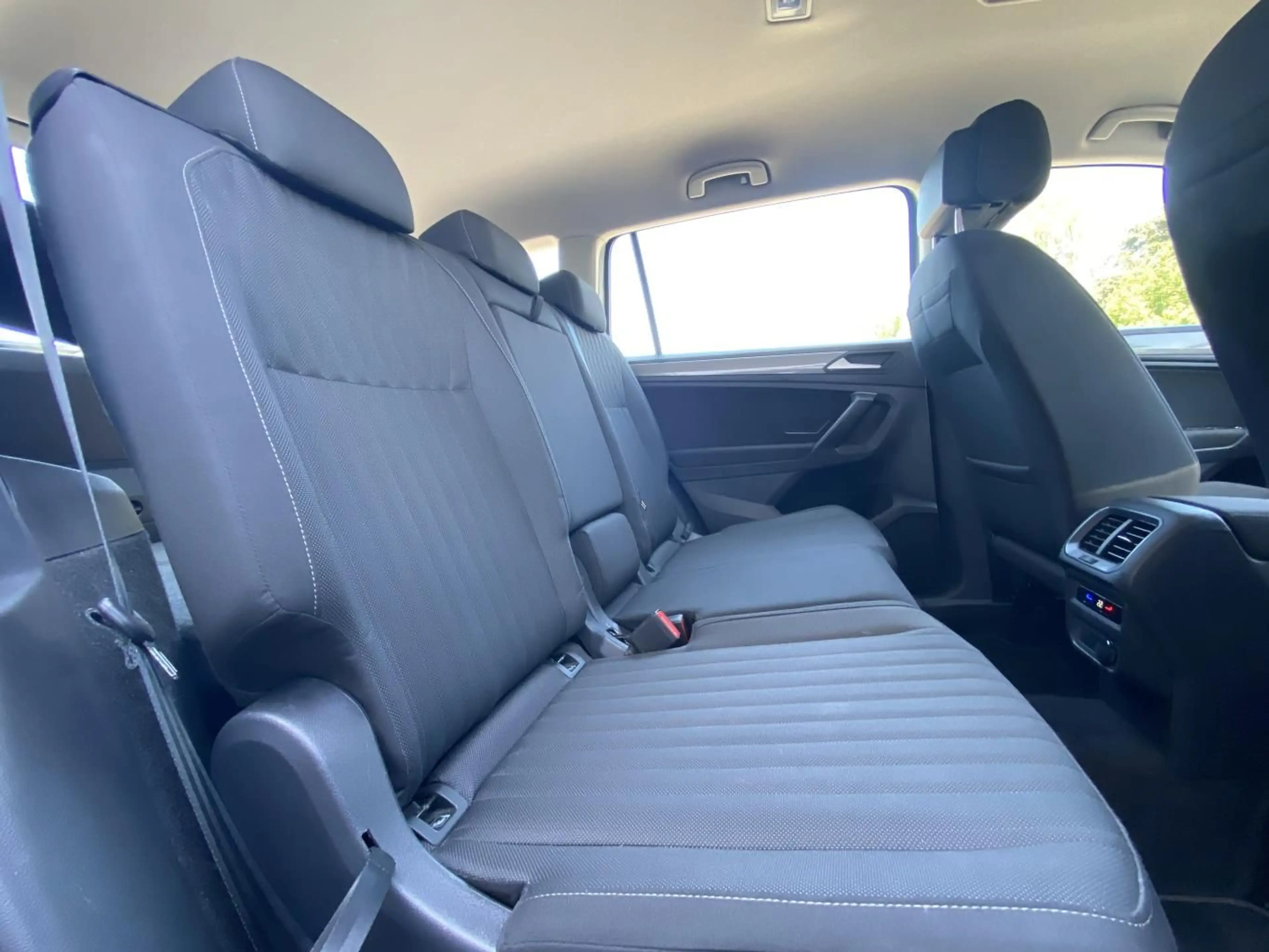 Volkswagen Tiguan Allspace 1.5 TSI DSG LIFE 7-SITZER+AHK+AC — photo 14