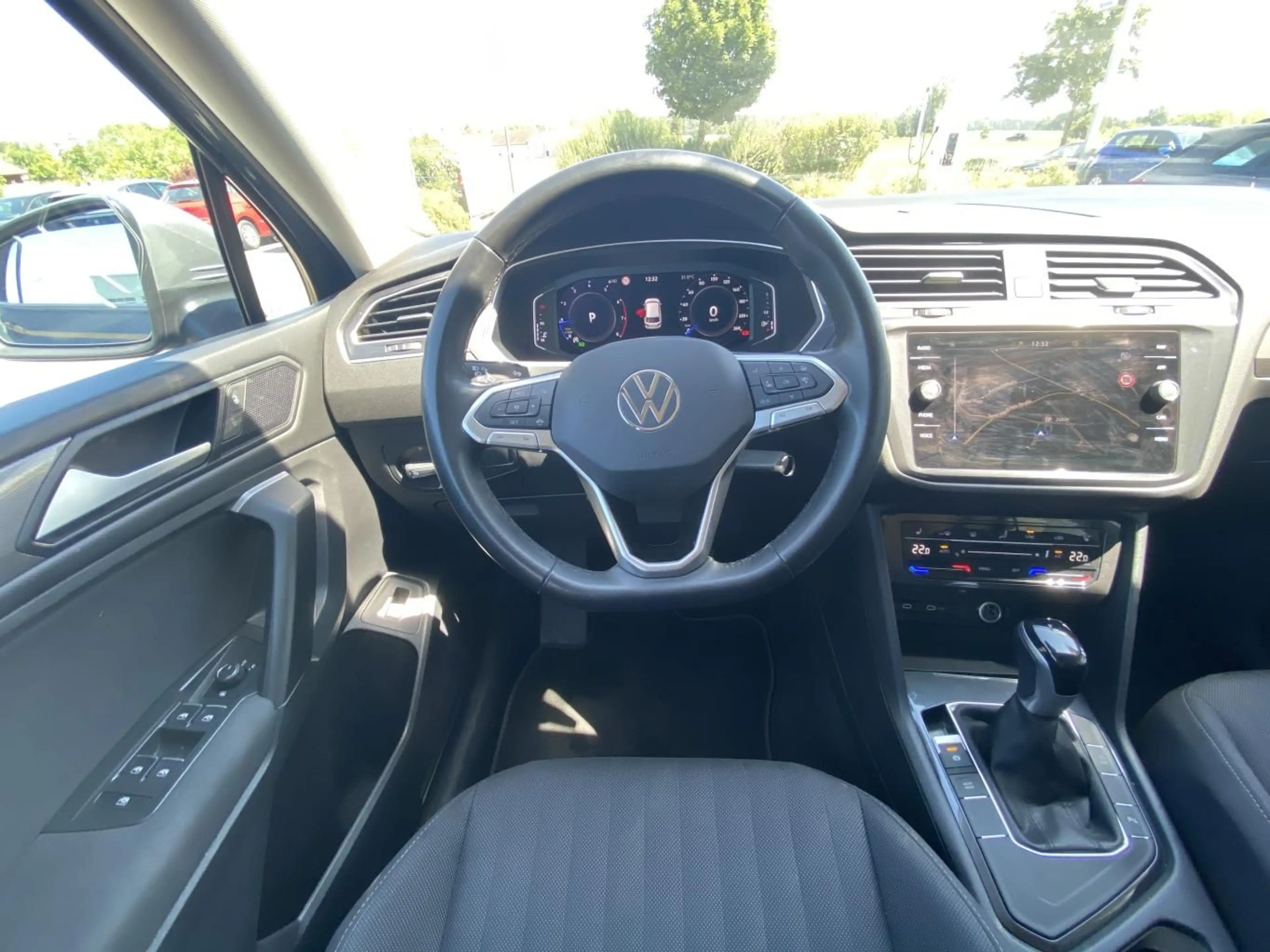 Volkswagen Tiguan Allspace 1.5 TSI DSG LIFE 7-SITZER+AHK+AC — photo 11