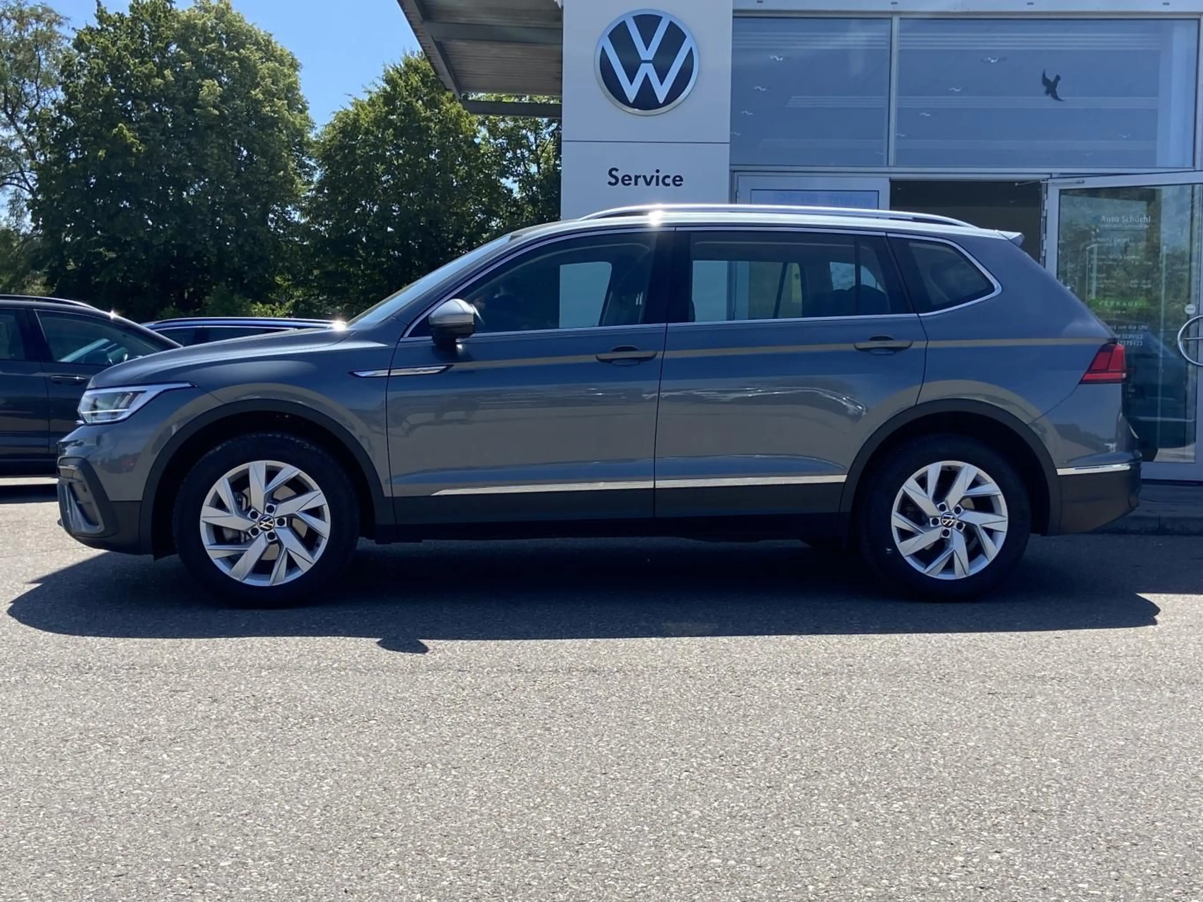 Volkswagen Tiguan Allspace 1.5 TSI DSG LIFE 7-SITZER+AHK+AC — photo 2