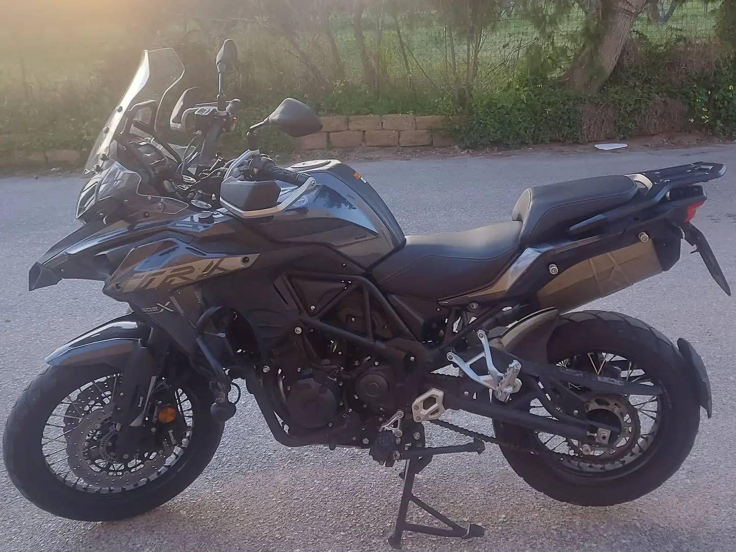 Benelli TRK 502 Trk 502x 2023 Gris - 1