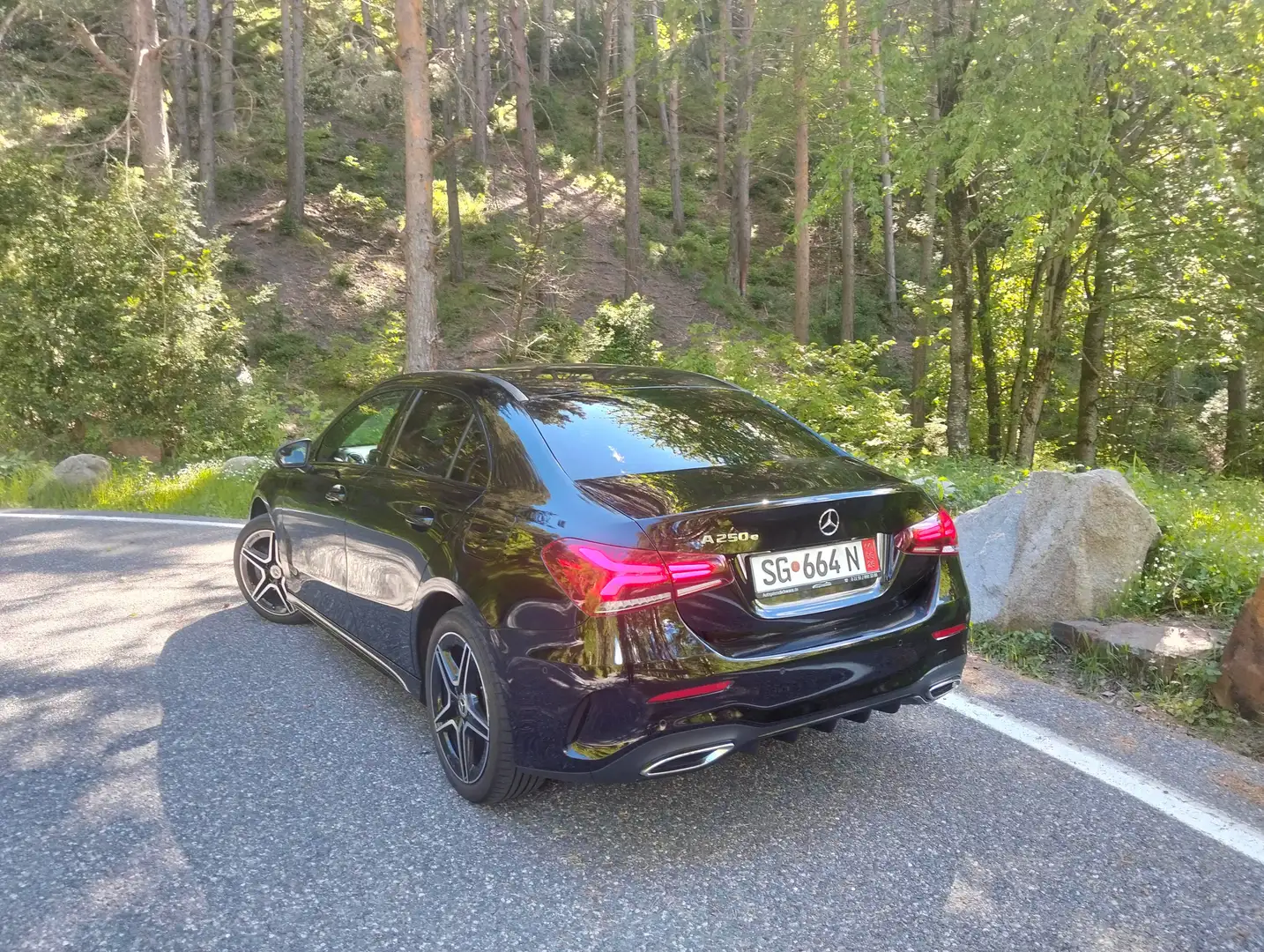 Mercedes-Benz A 250 A 250e  AMG LINE Negro - 2