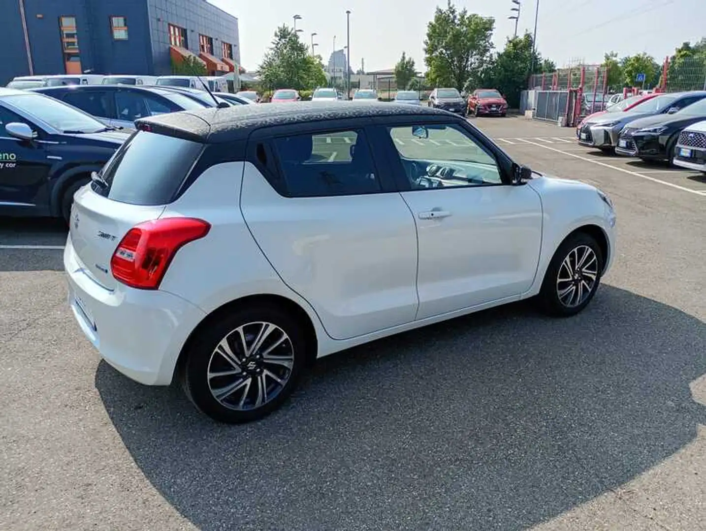 Suzuki Swift 1.2h Top 4wd Allgrip Bianco - 2