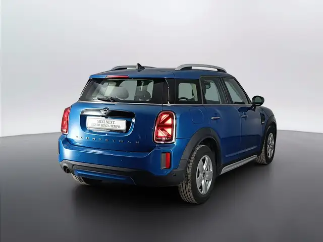 Mini Hatch view 4