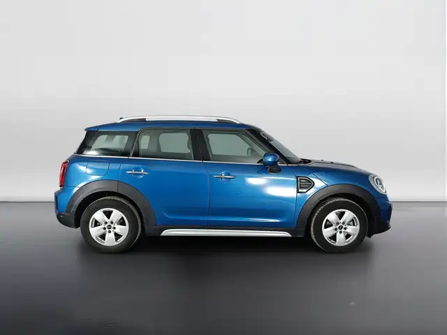 Mini Hatch view 3