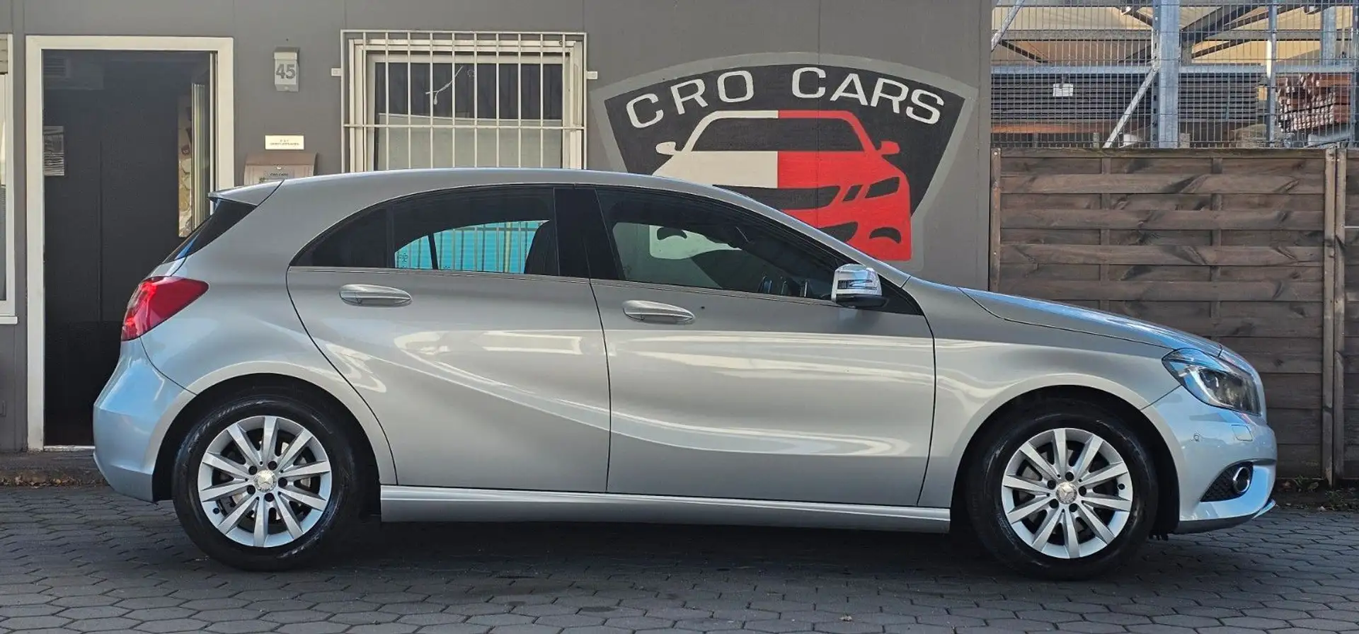 Mercedes-Benz A 180 BlueEfficiency*XENON*NAVI* Argent - 2