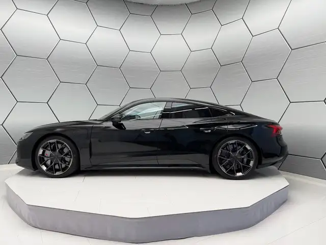 Audi e-tron GT view 2