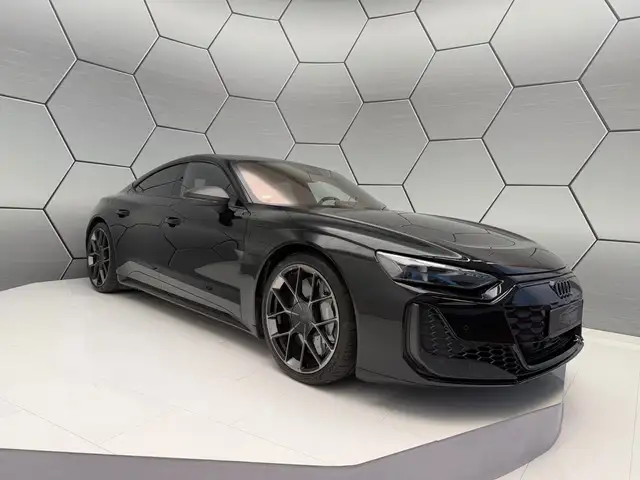 Audi e-tron GT view 14