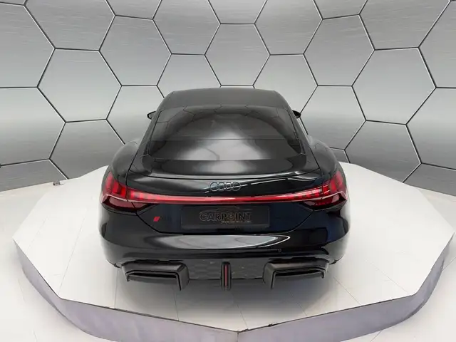 Audi e-tron GT view 5