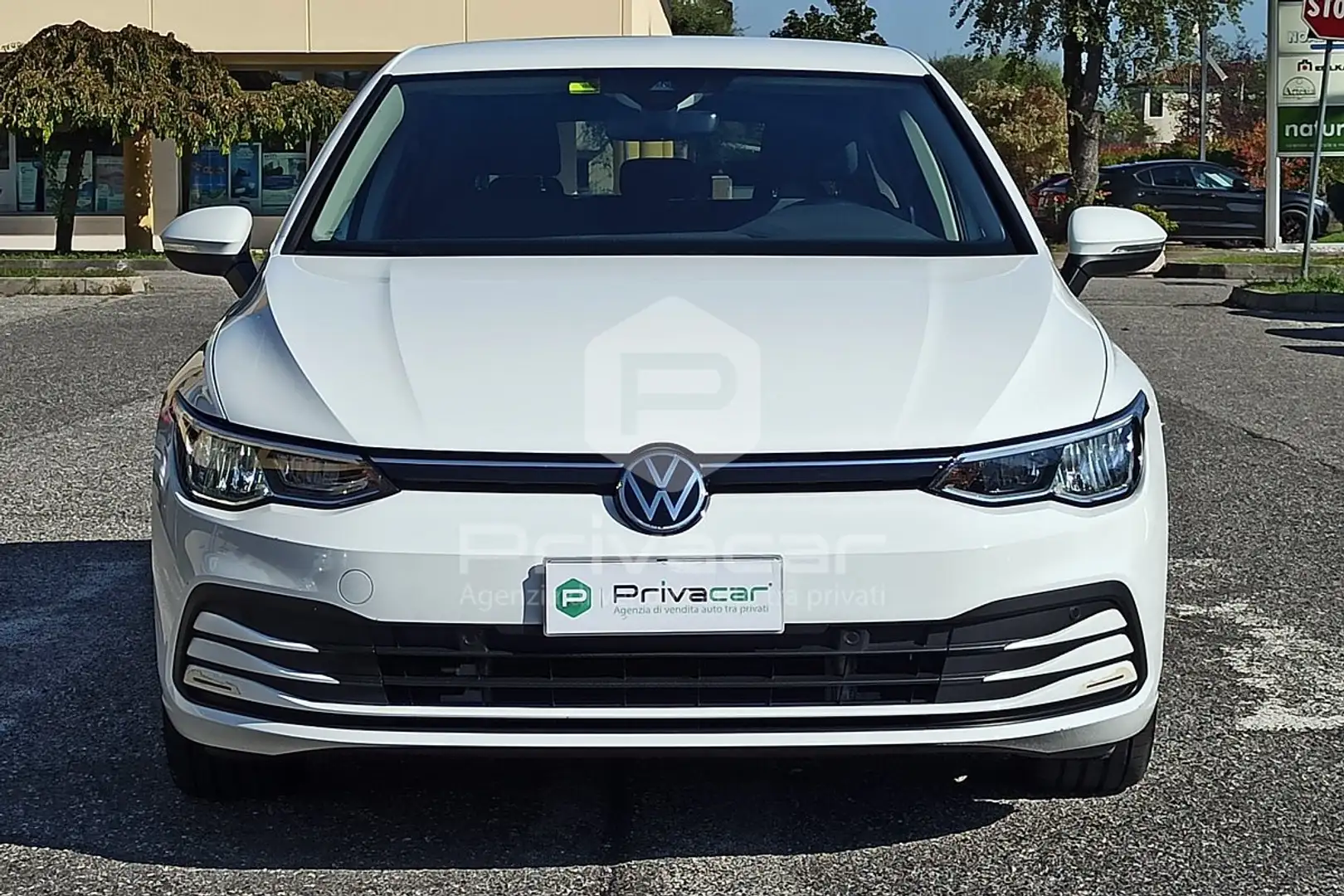 Volkswagen Golf 2.0 TDI 150 CV DSG SCR Life KM CERTIFICATI Bianco - 2