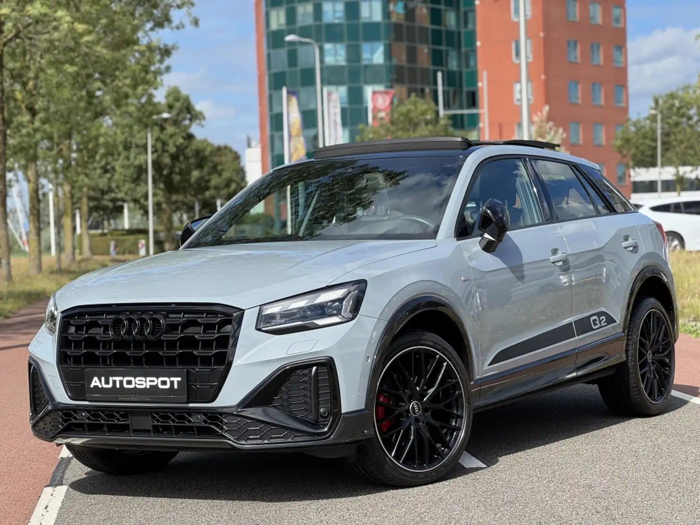 Audi Q2 35 TFSI S-Line Edition #1 Pano Matrix Sfeerverlich Gris - 1