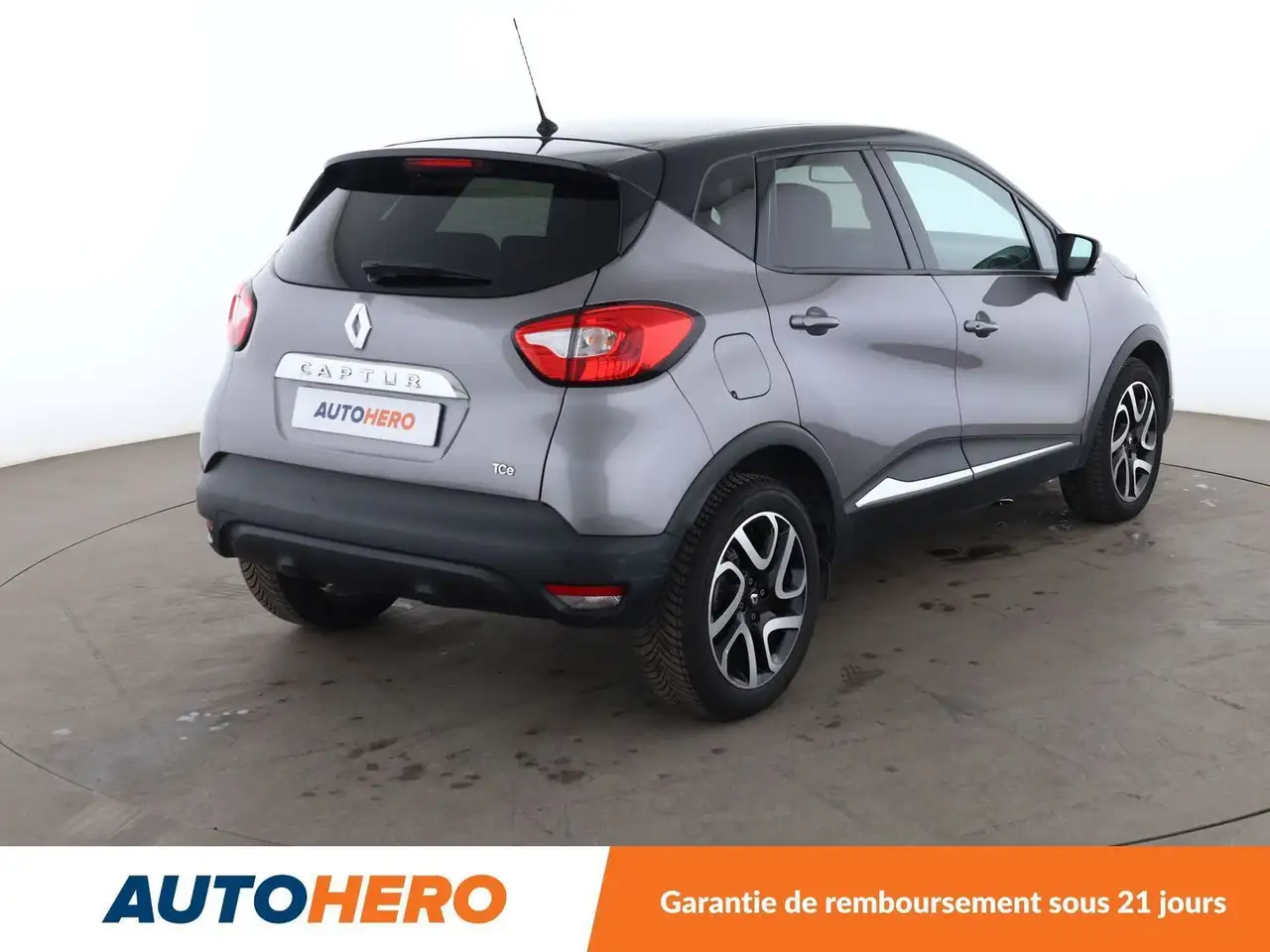 Renault Captur — photo 6