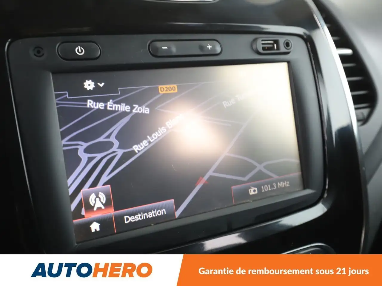 Renault Captur — photo 21