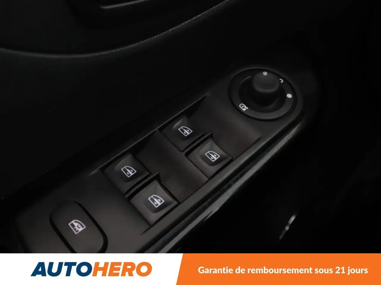 Renault Captur — photo 25