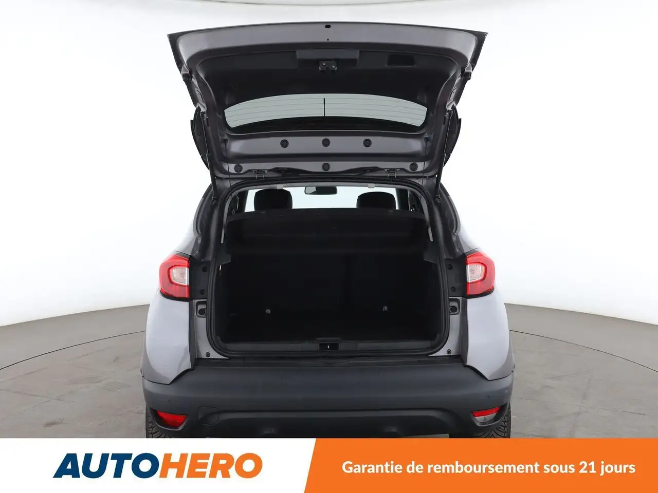 Renault Captur — photo 16