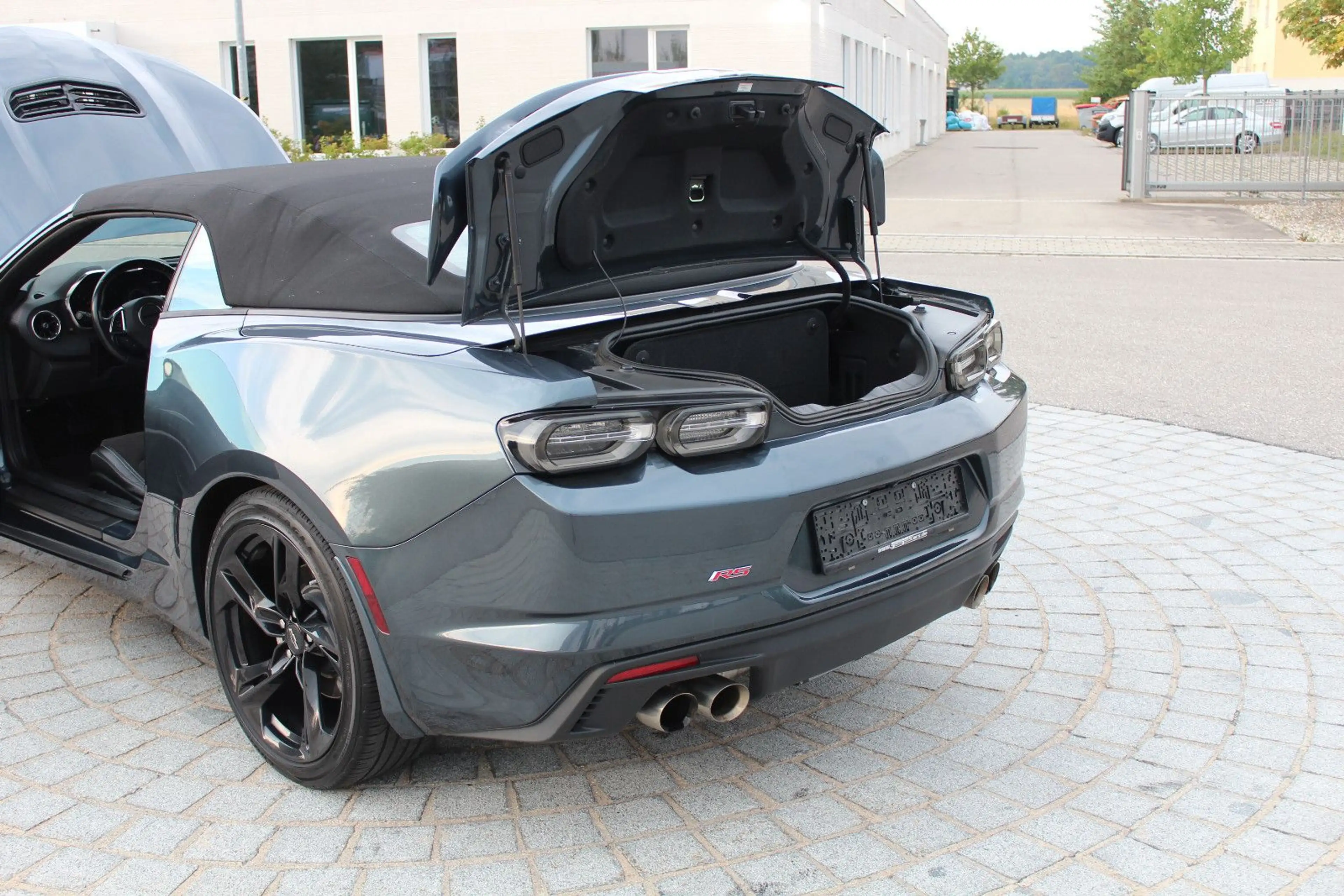 Chevrolet Camaro LT1 Cabrio SS — photo 15