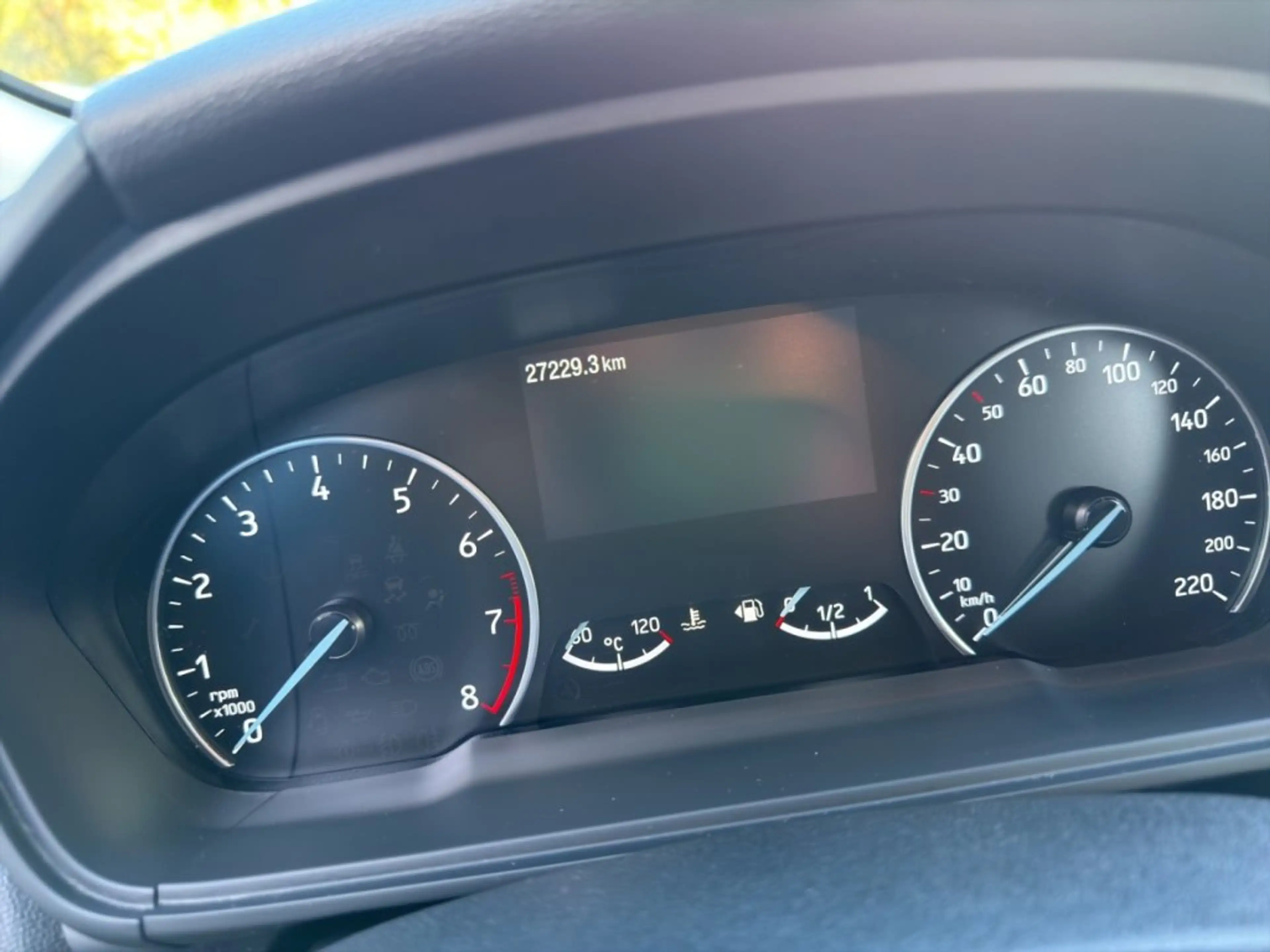 Ford EcoSport 1,0 EcoBoost Titanium — photo 7