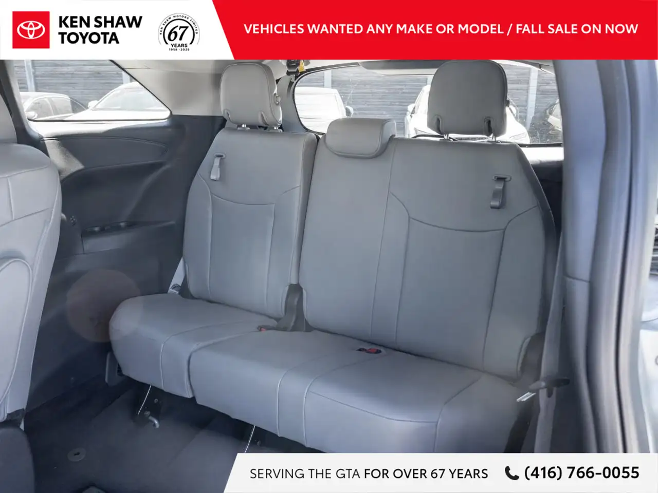 Toyota Sienna снимка Toyota Sienna
