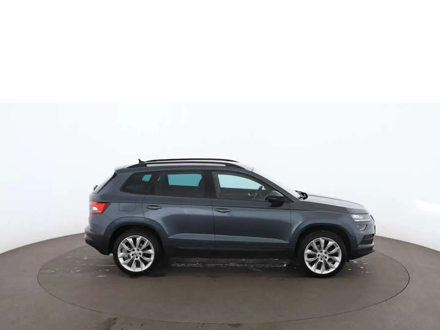 Skoda Karoq 2.0 TDI Style LED AHK RADAR NAV LEDER R-CAM Grau - 2