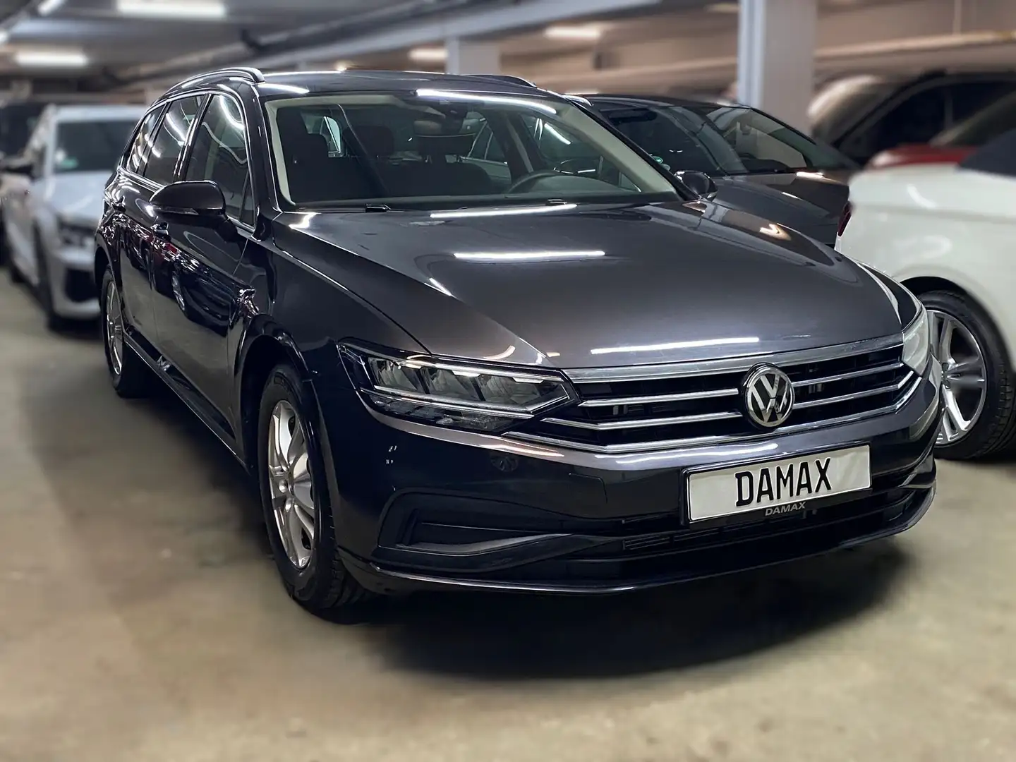 Volkswagen Passat Variant 1.6 TDI*AUTOMATIK*LED*AHK Grau - 2