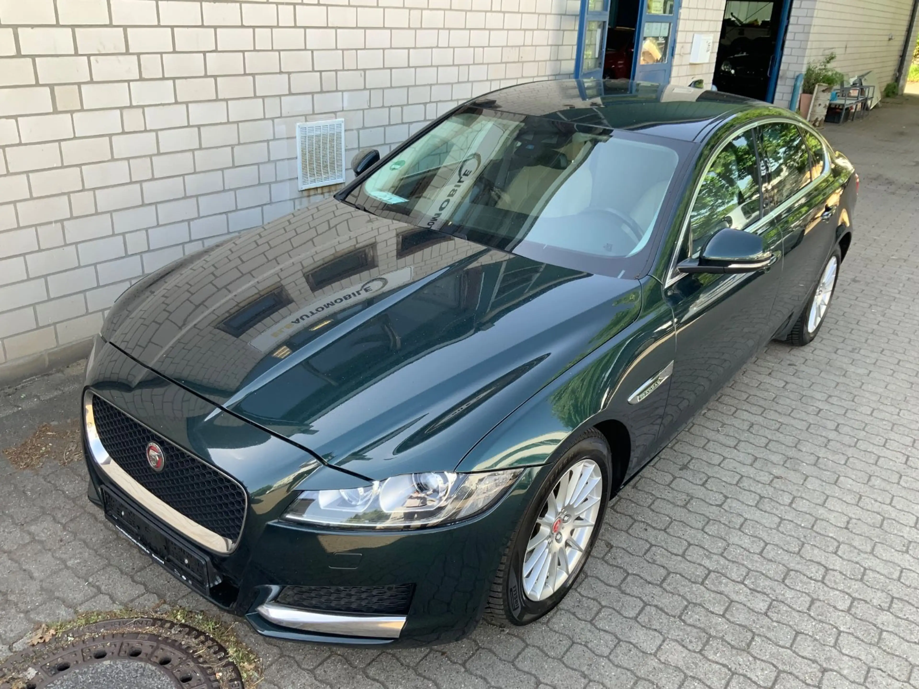 Jaguar XF Prestige Jaguar S-Heft//BritishRacingGreen — photo 25