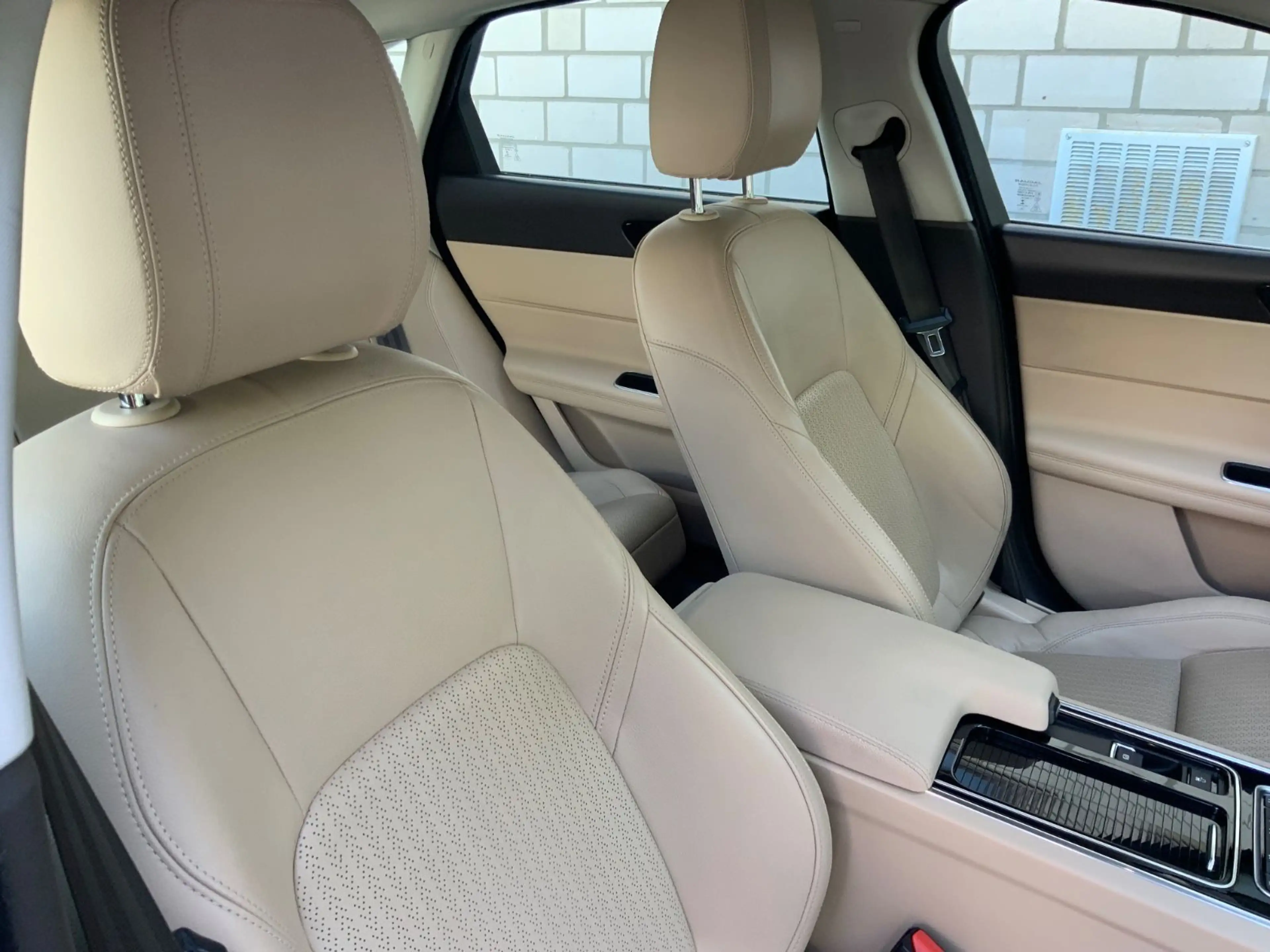 Jaguar XF Prestige Jaguar S-Heft//BritishRacingGreen — photo 21