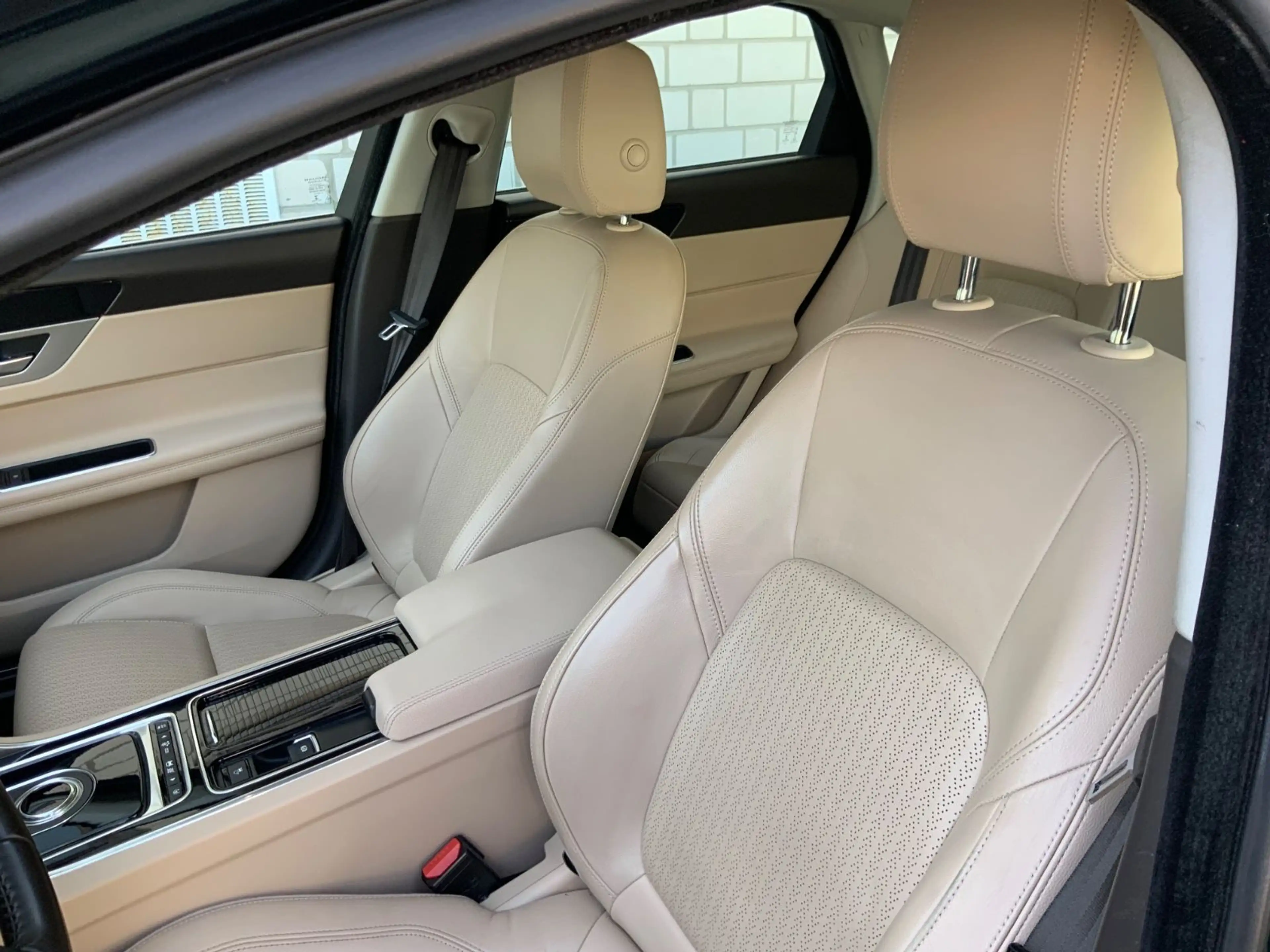 Jaguar XF Prestige Jaguar S-Heft//BritishRacingGreen — photo 14