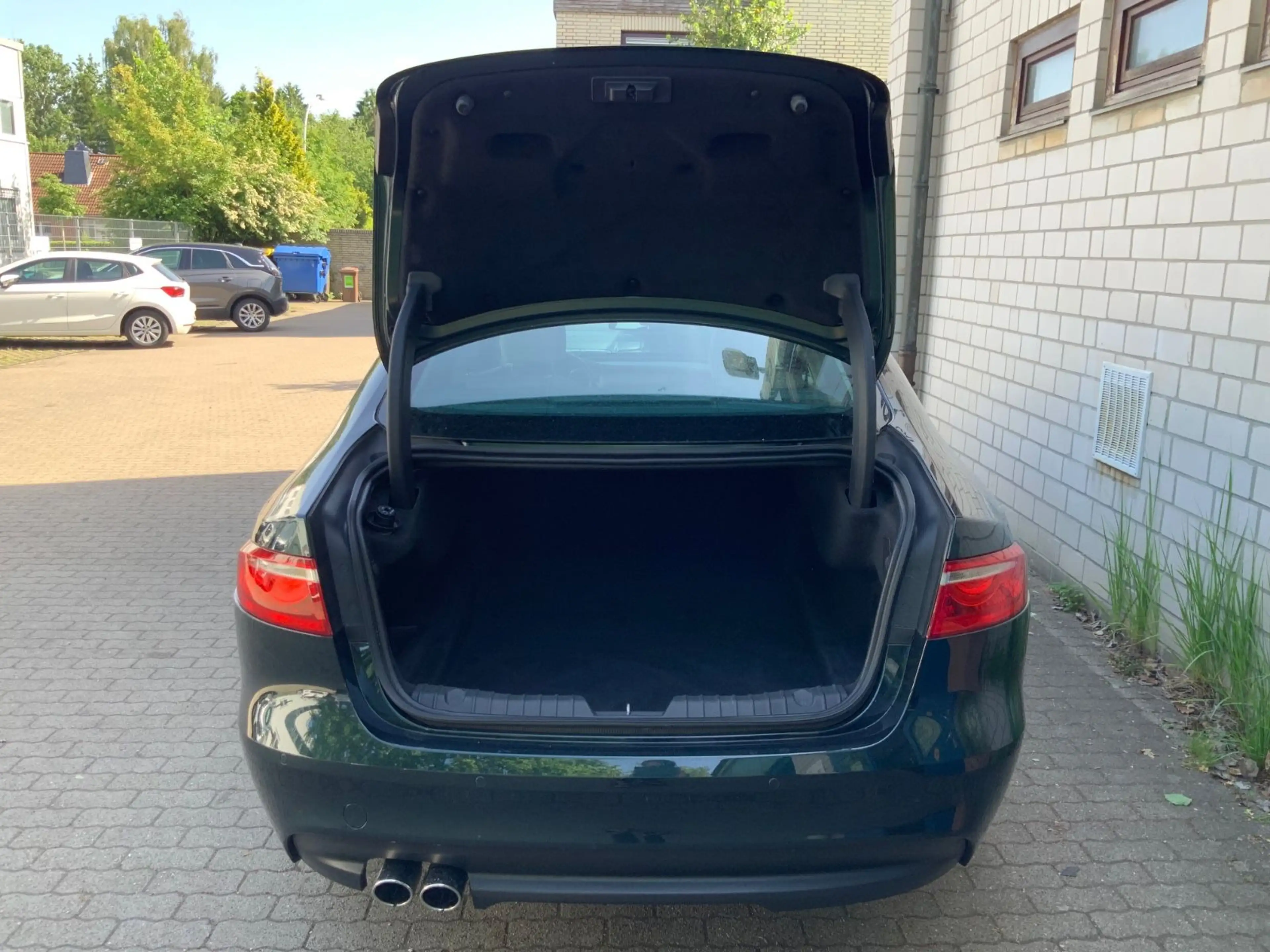 Jaguar XF Prestige Jaguar S-Heft//BritishRacingGreen — photo 11