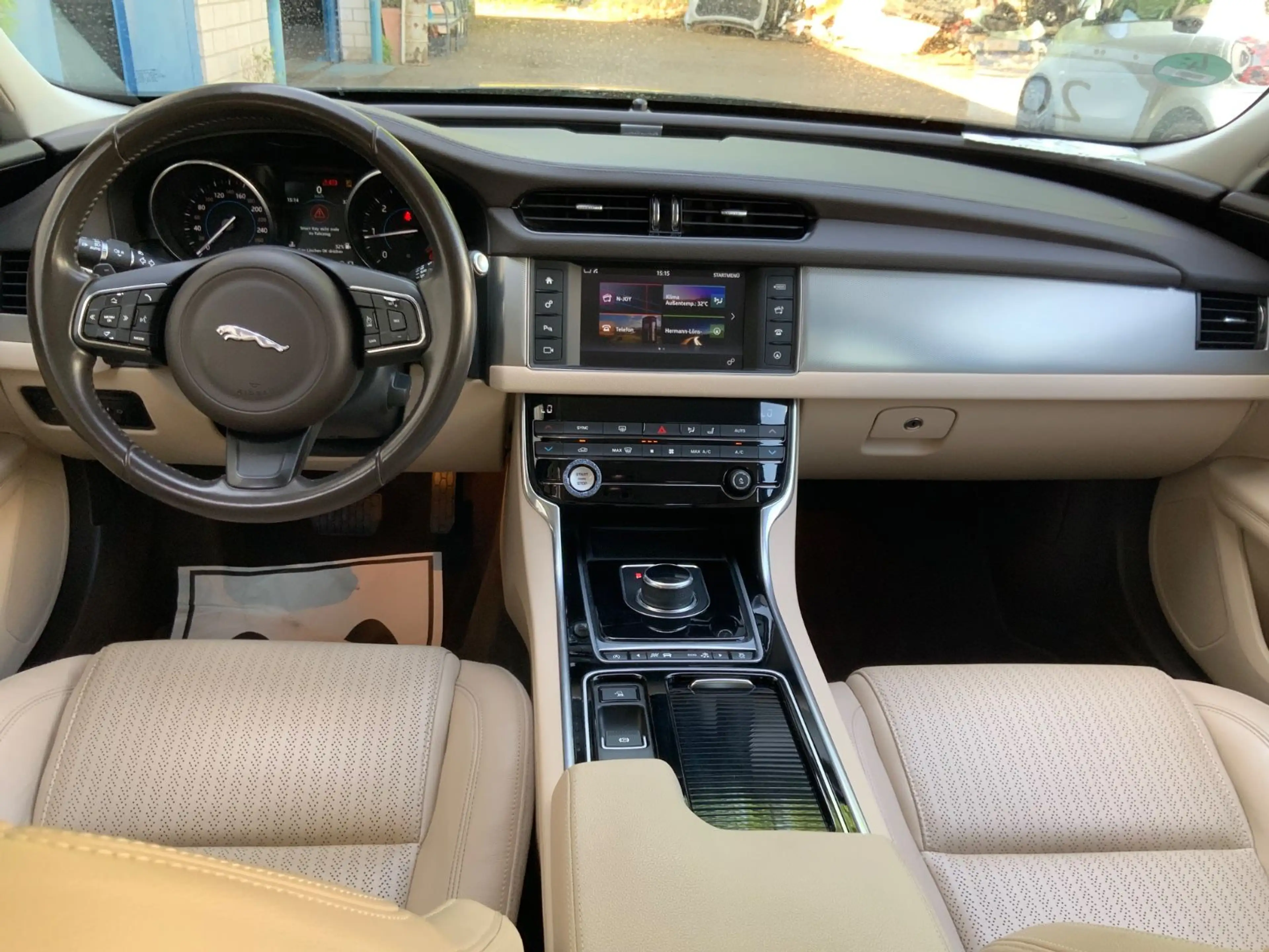 Jaguar XF Prestige Jaguar S-Heft//BritishRacingGreen — photo 19