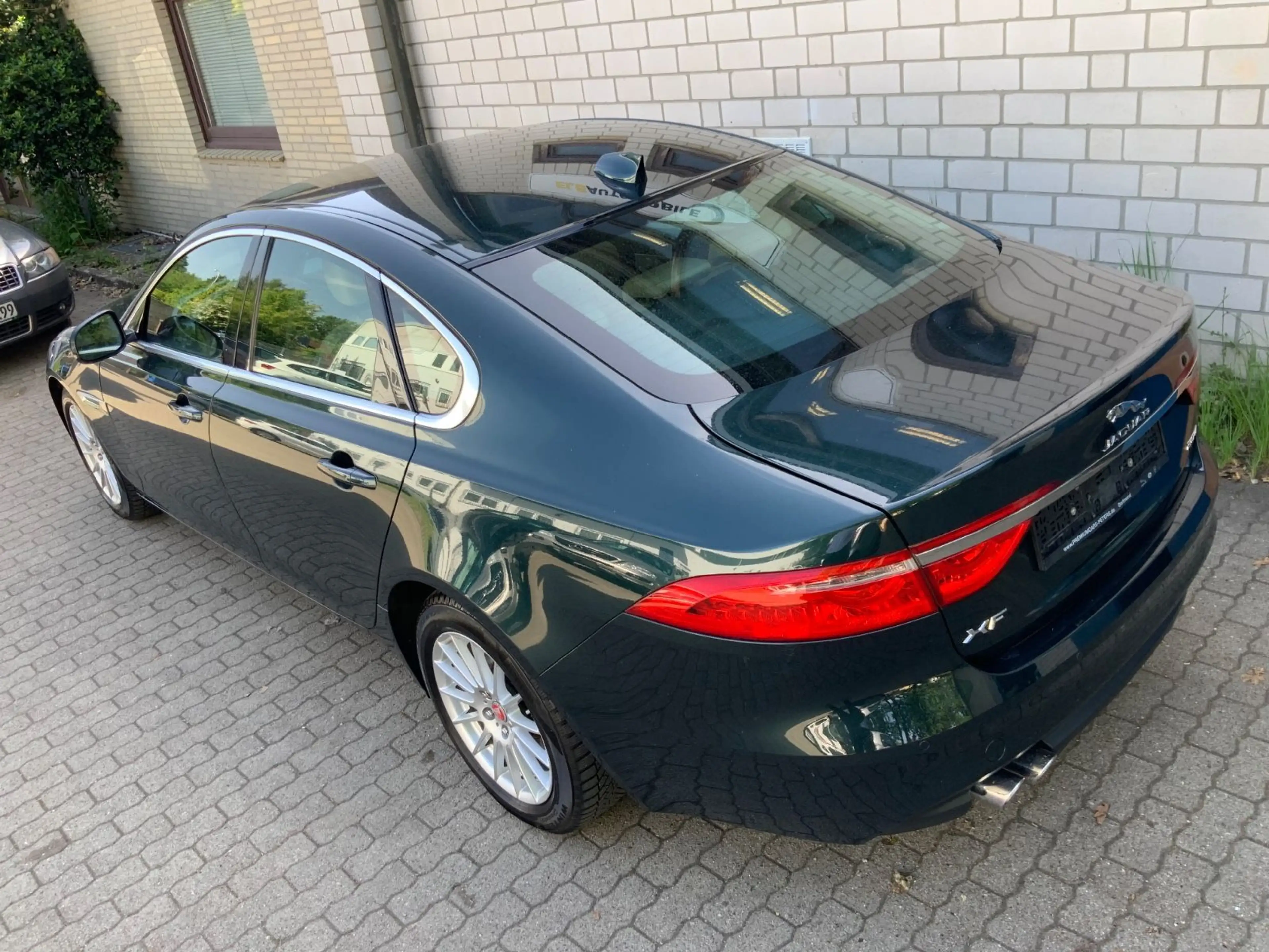 Jaguar XF Prestige Jaguar S-Heft//BritishRacingGreen — photo 24