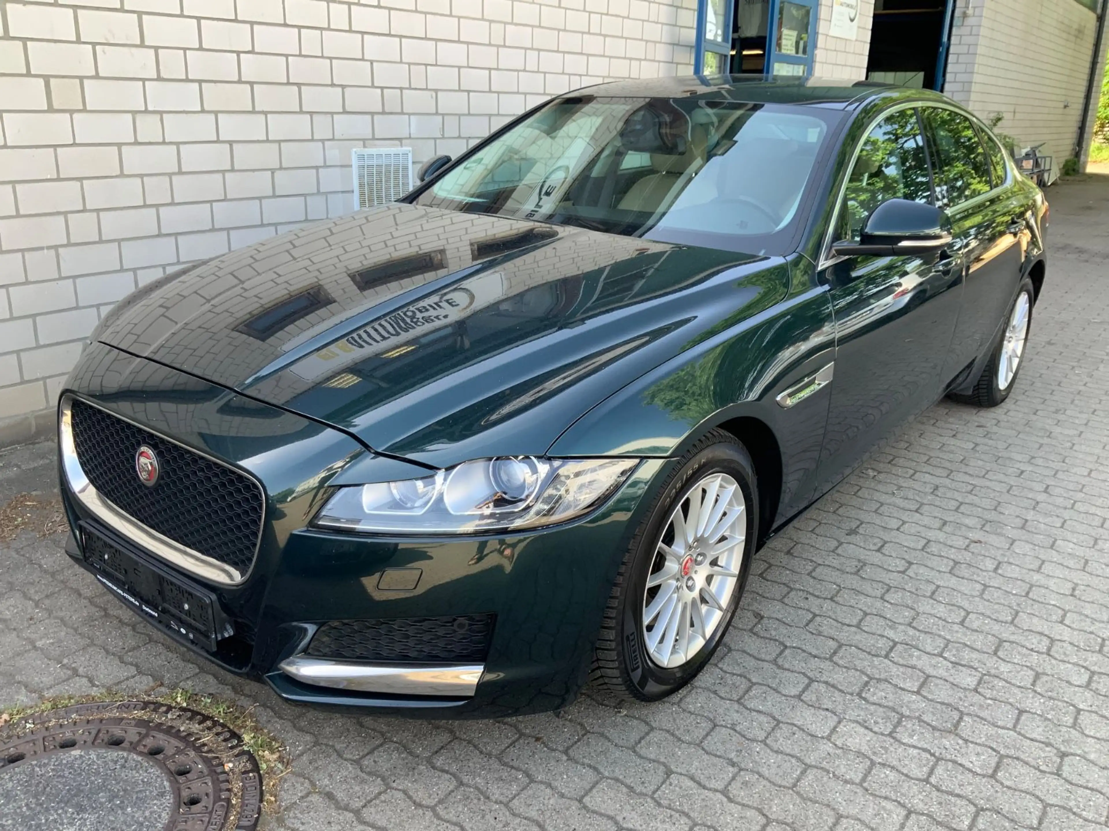 Jaguar XF Prestige Jaguar S-Heft//BritishRacingGreen — photo 2