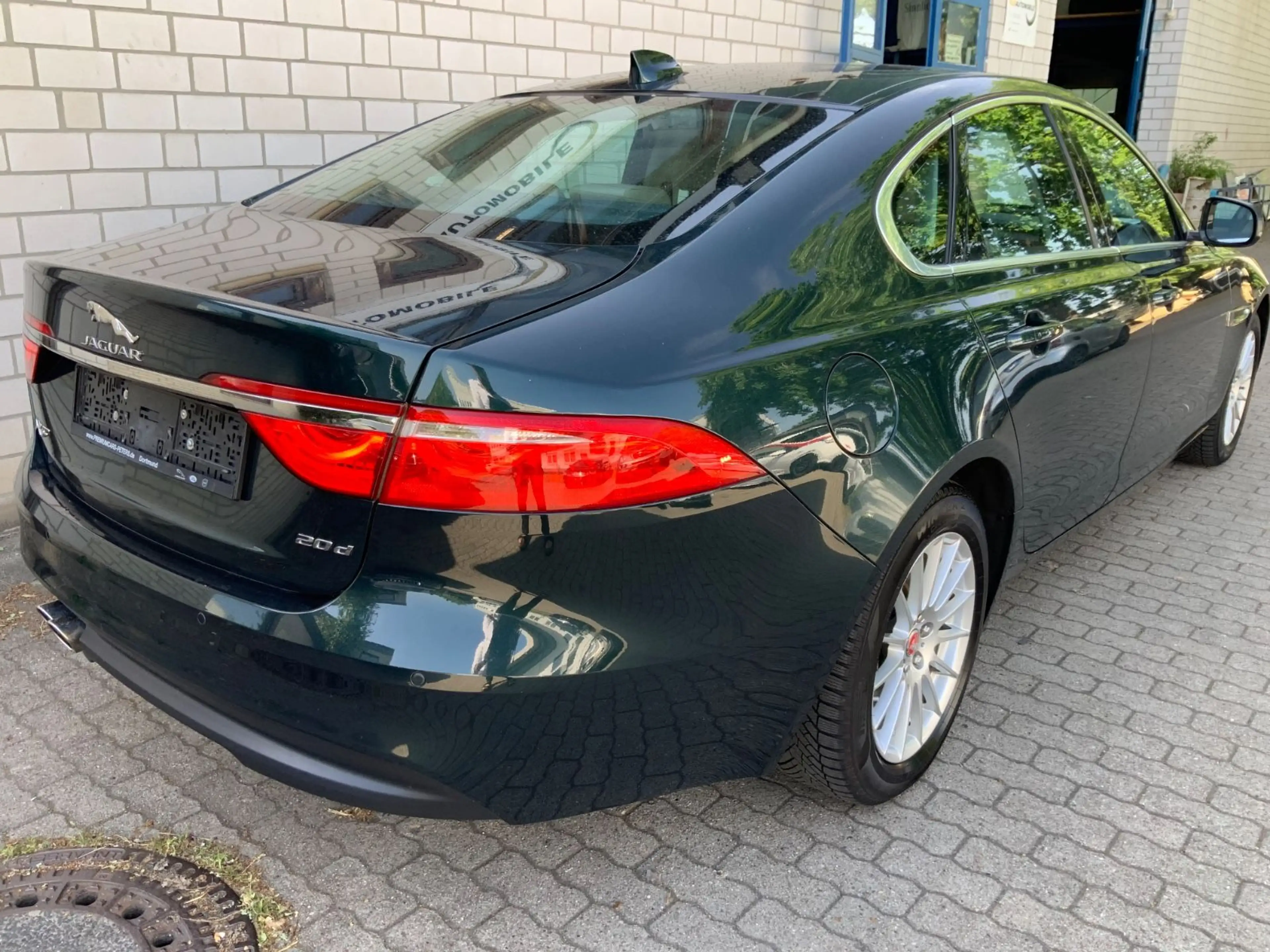 Jaguar XF Prestige Jaguar S-Heft//BritishRacingGreen — photo 5