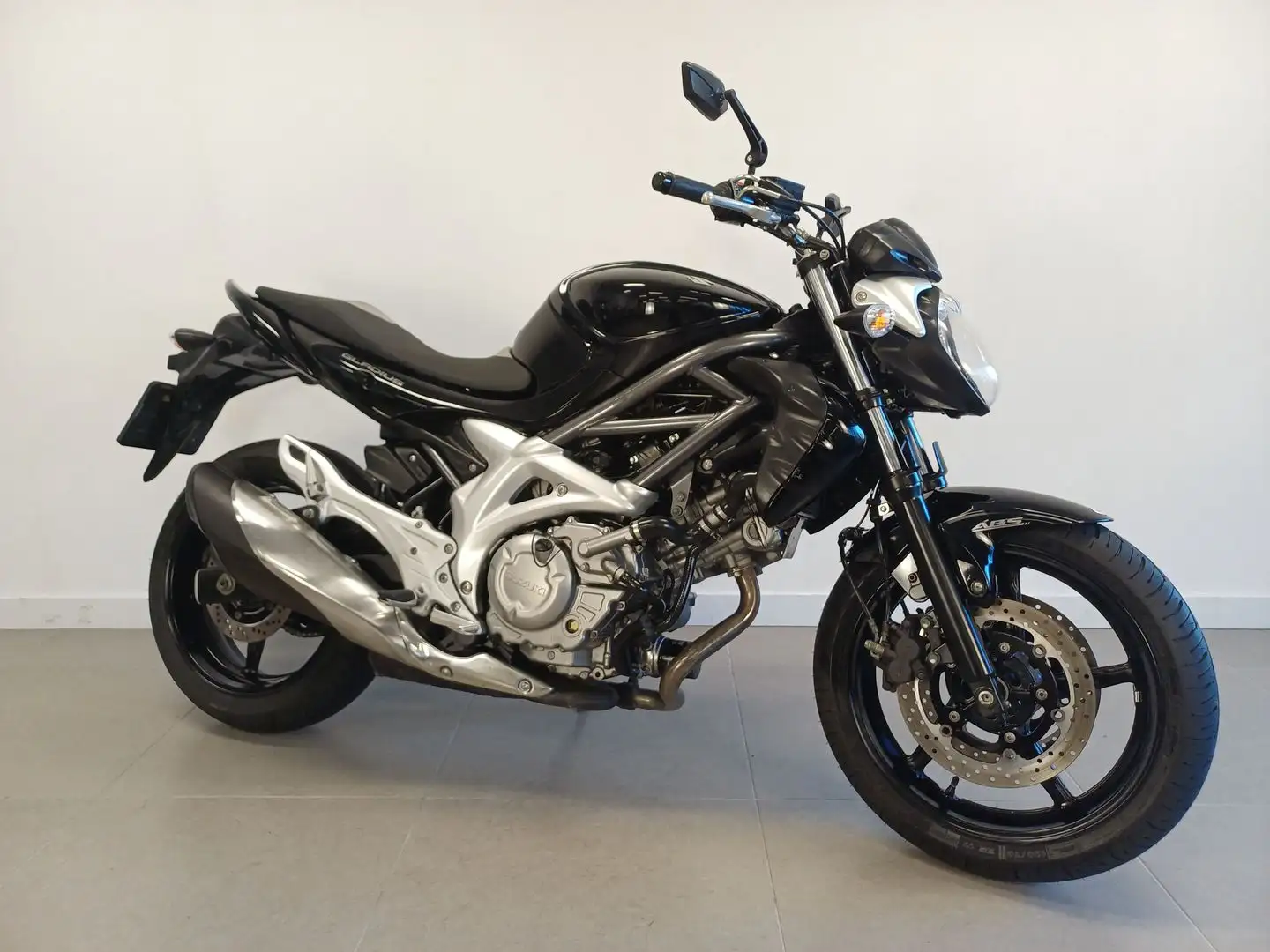 Suzuki Gladius 650 SFV Zwart - 2