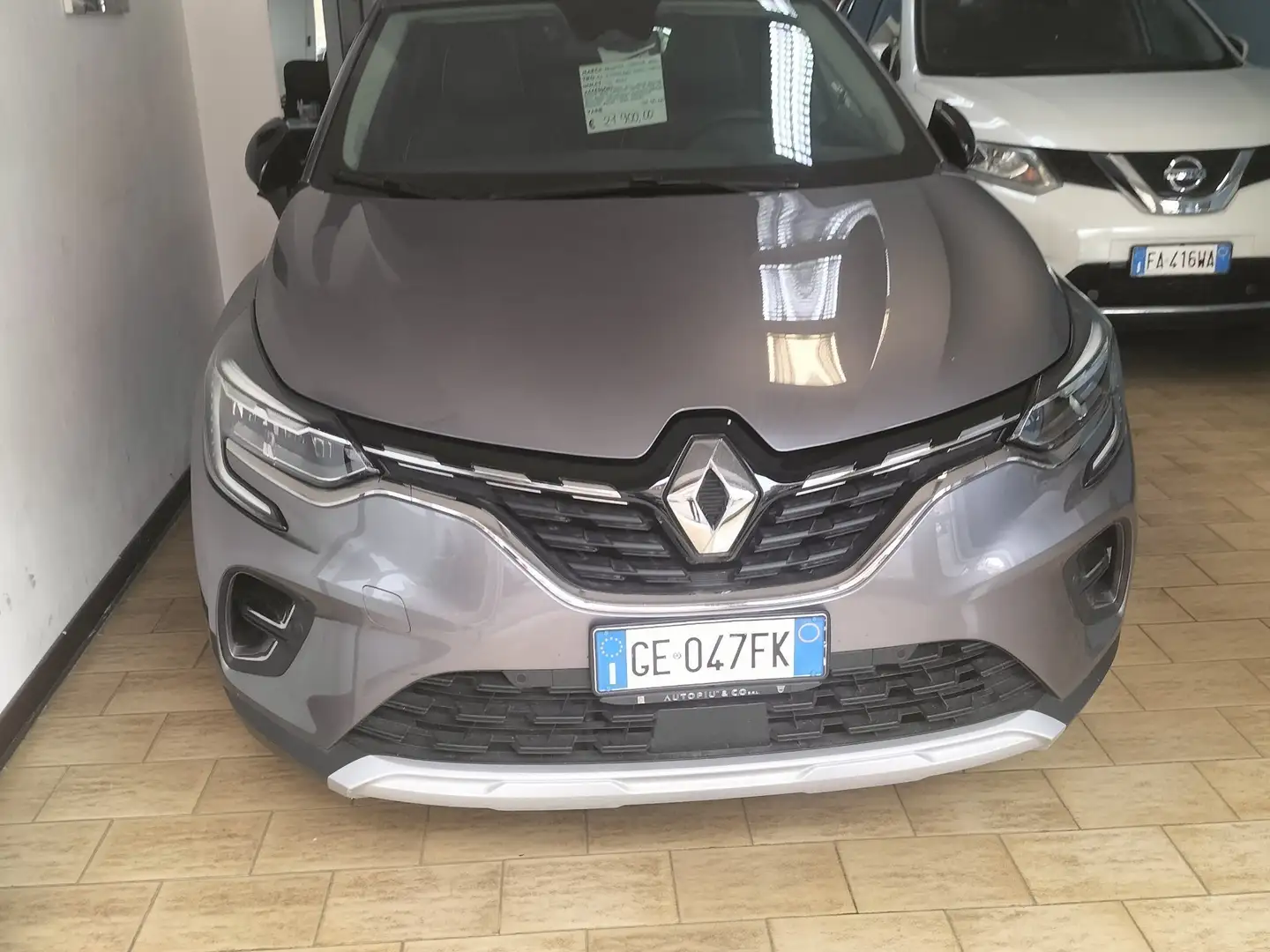 Renault Captur 1.6 e-tech phev wtens hybrid Grigio - 1