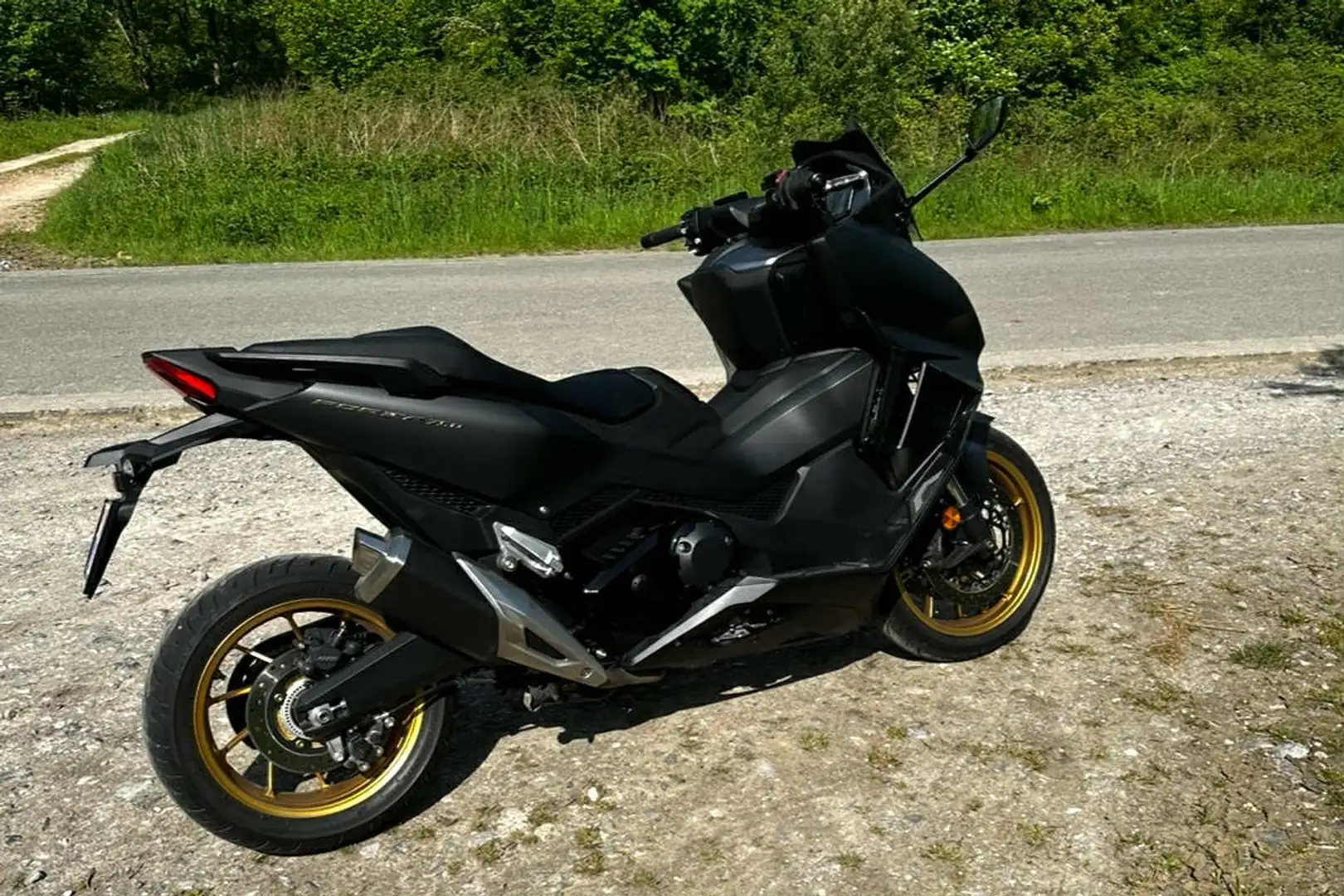 Honda Forza 750 Zwart - 2